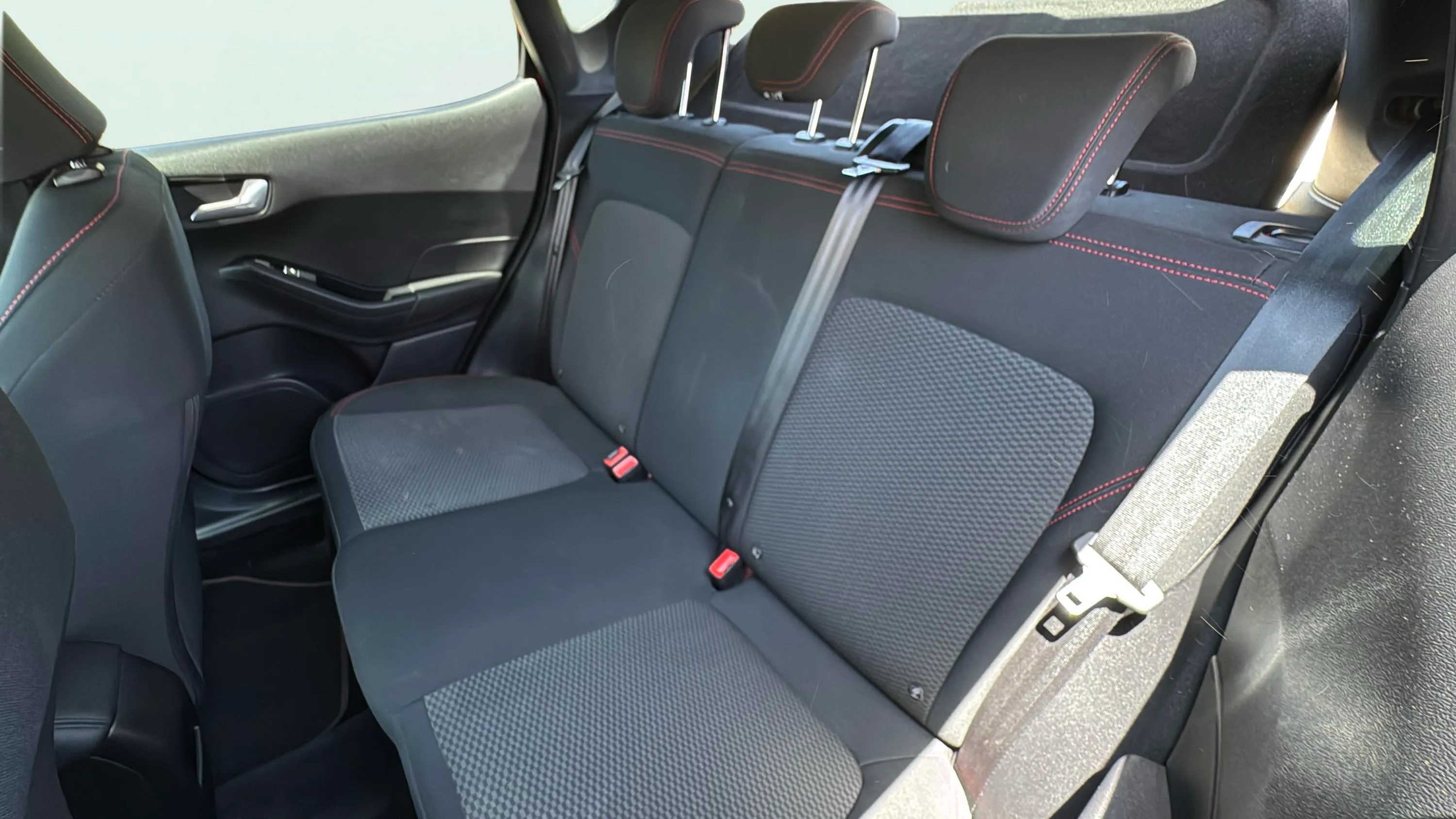 Ford Fiesta 1.0 EcoBoost ST-Line - foto 11