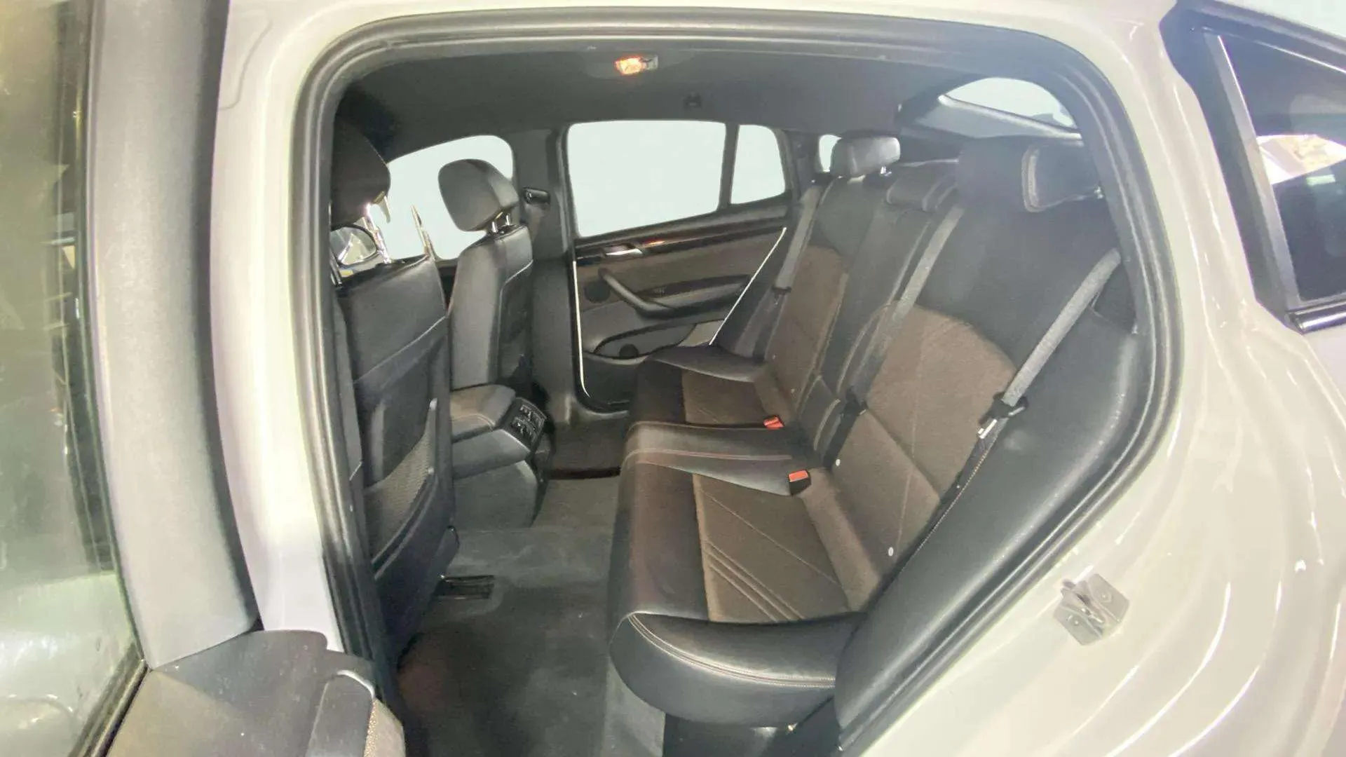 BMW X4 xDrive20d - foto 17