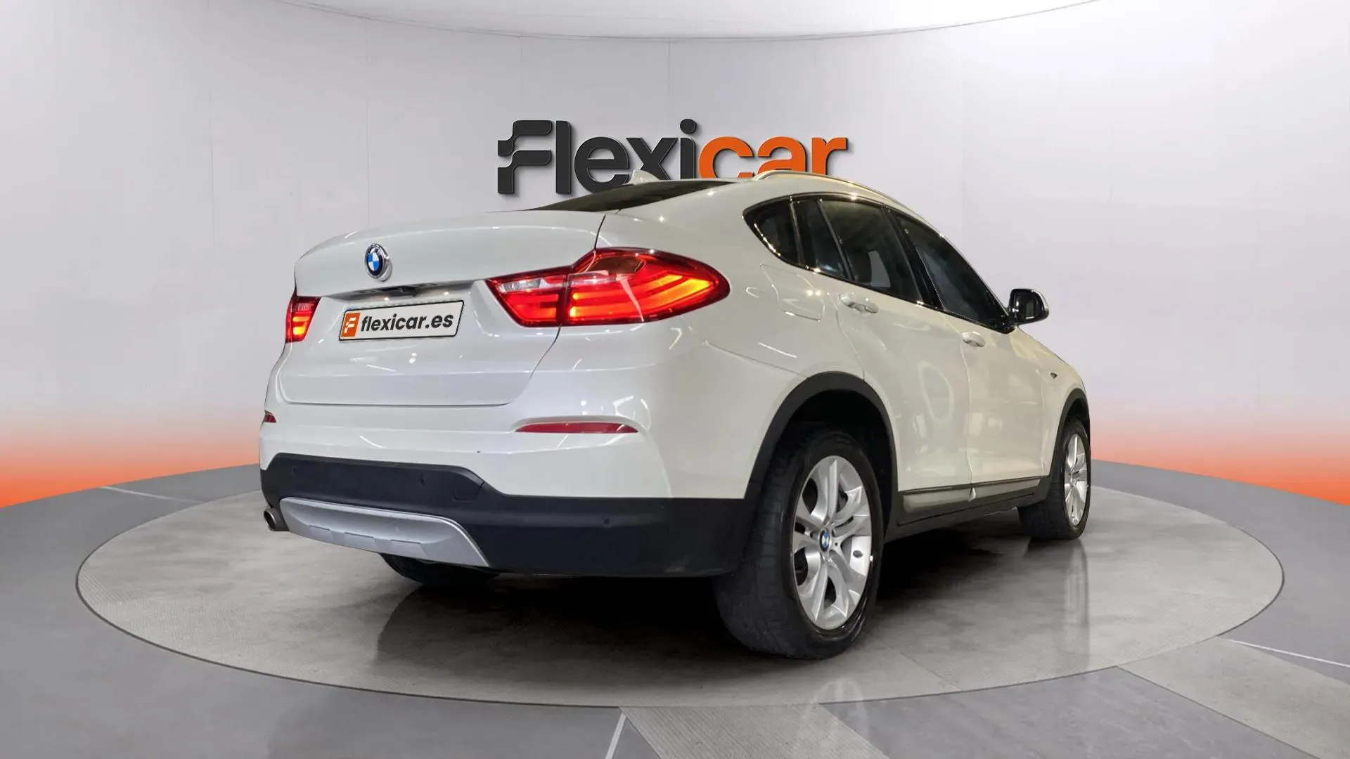 BMW X4 xDrive20d - foto 8