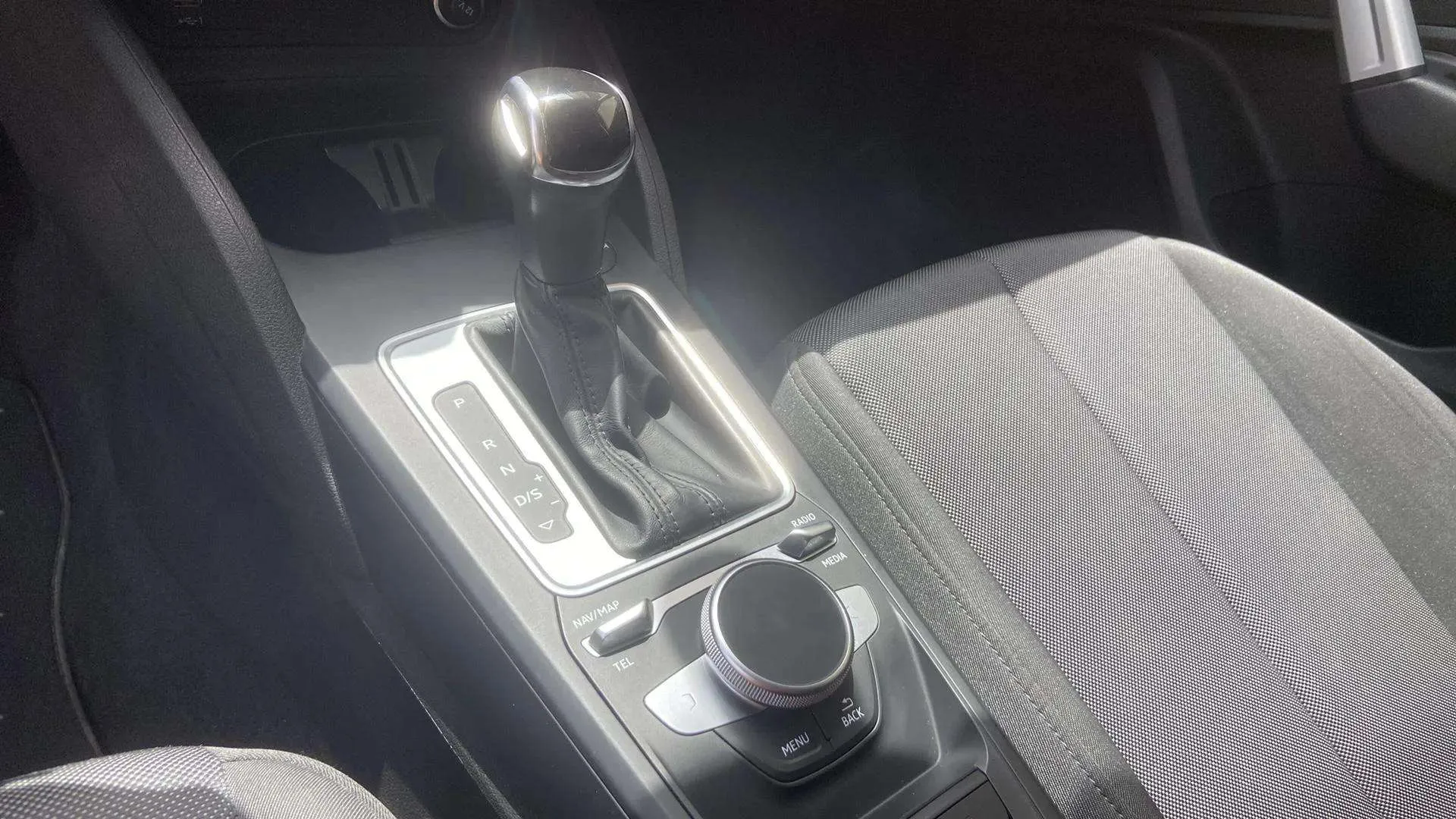 Audi Q2 Advanced 35 TFSI S tronic - foto 20