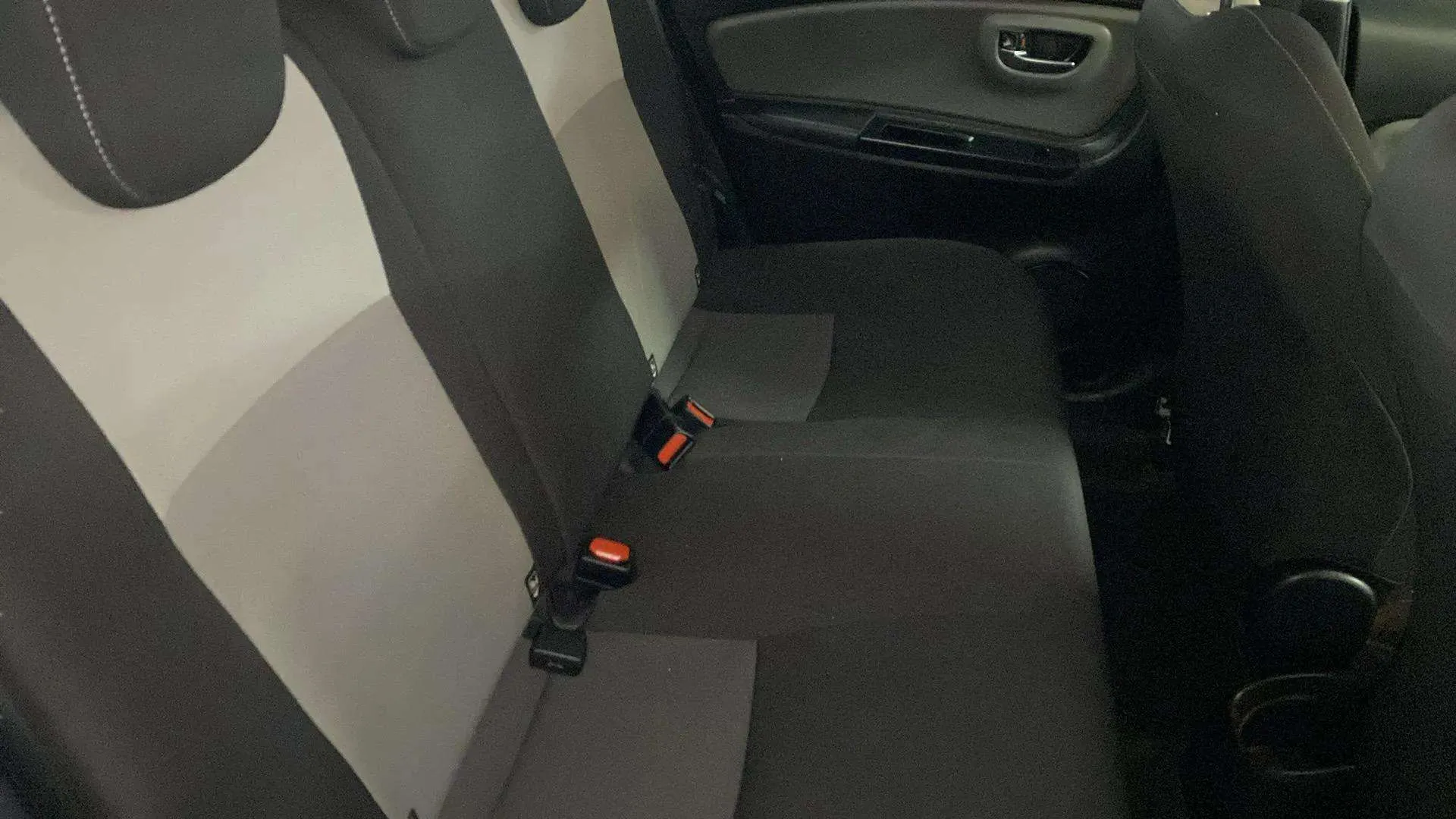 Toyota Yaris 1.5 Hybrid Active - foto 25