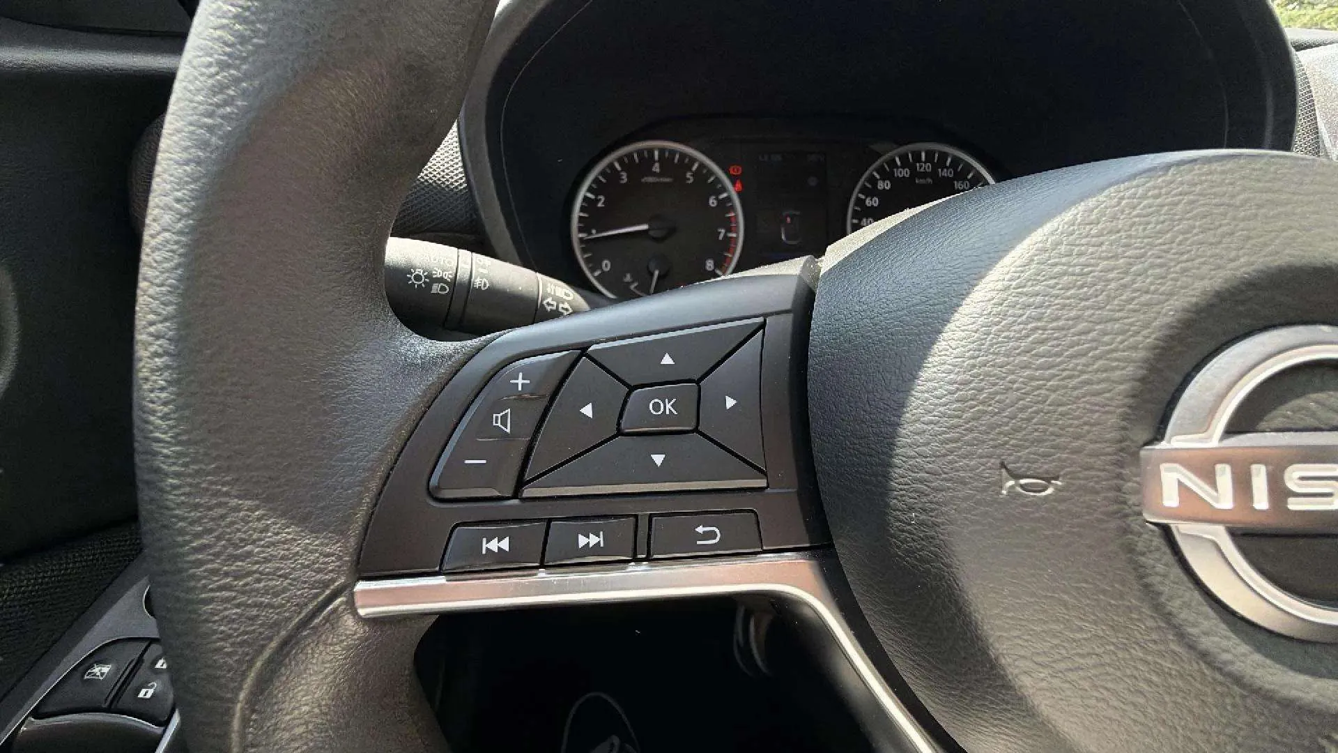 Nissan Juke DIG-T 6M/T Acenta - foto 12