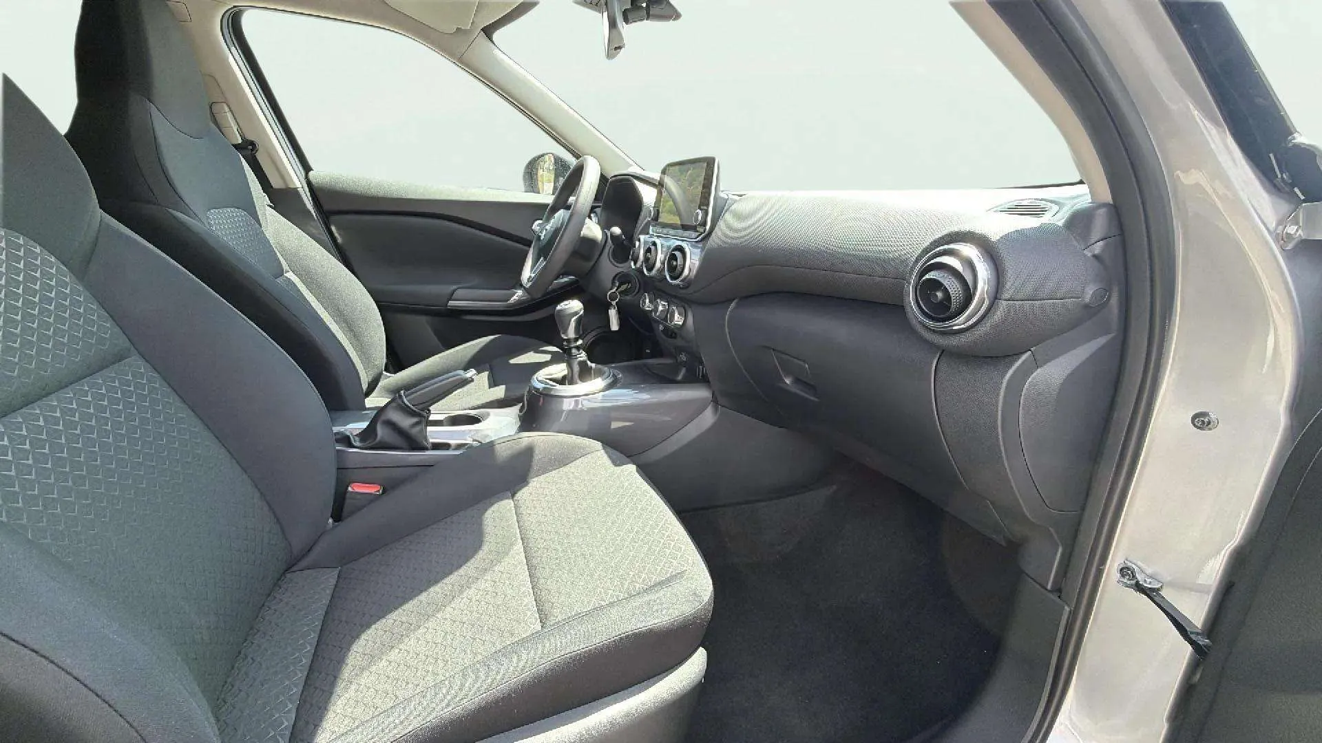 Nissan Juke DIG-T 6M/T Acenta - foto 14