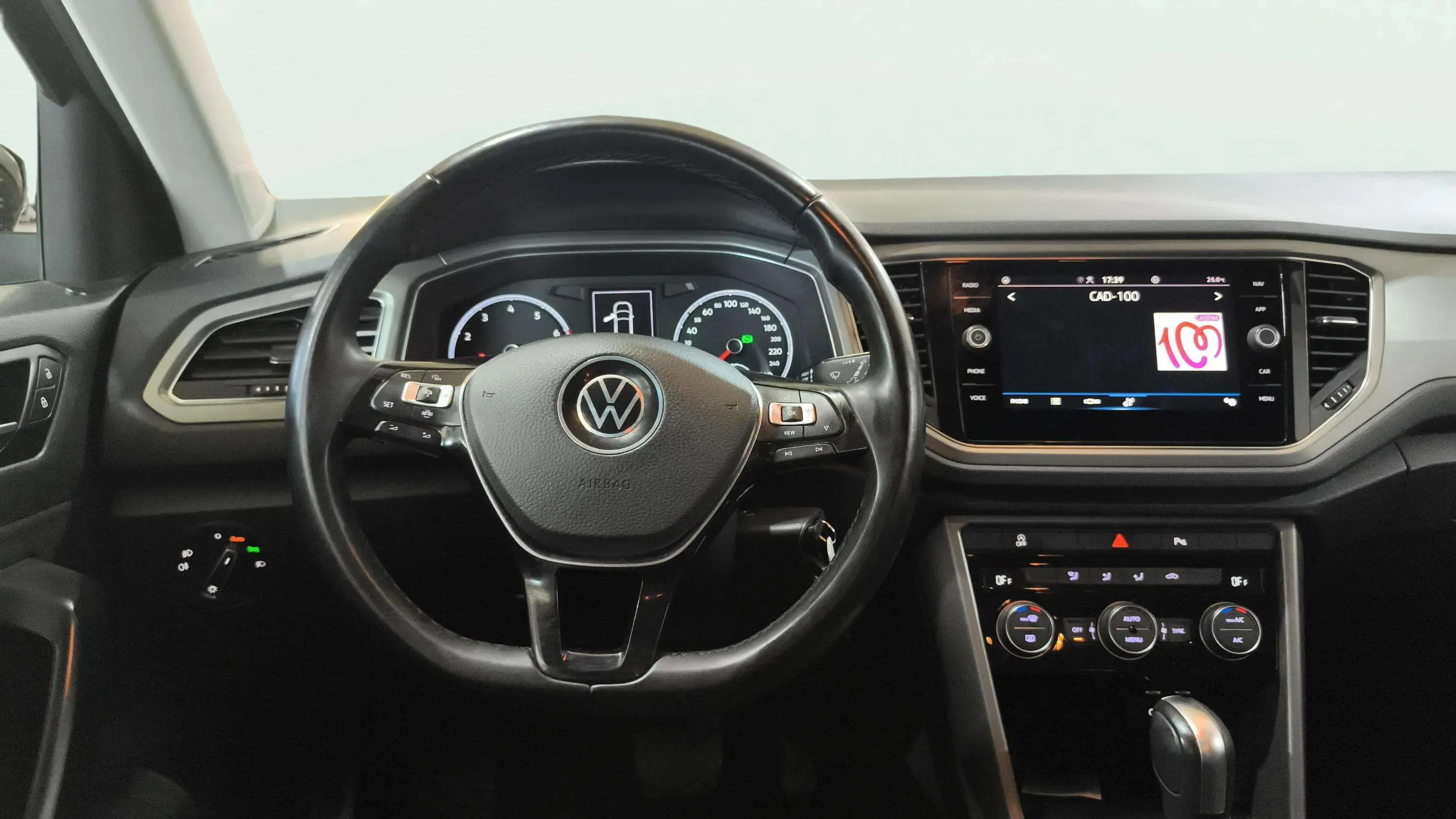 Volkswagen T-Roc R-Line 1.5 TSI DSG - foto 11