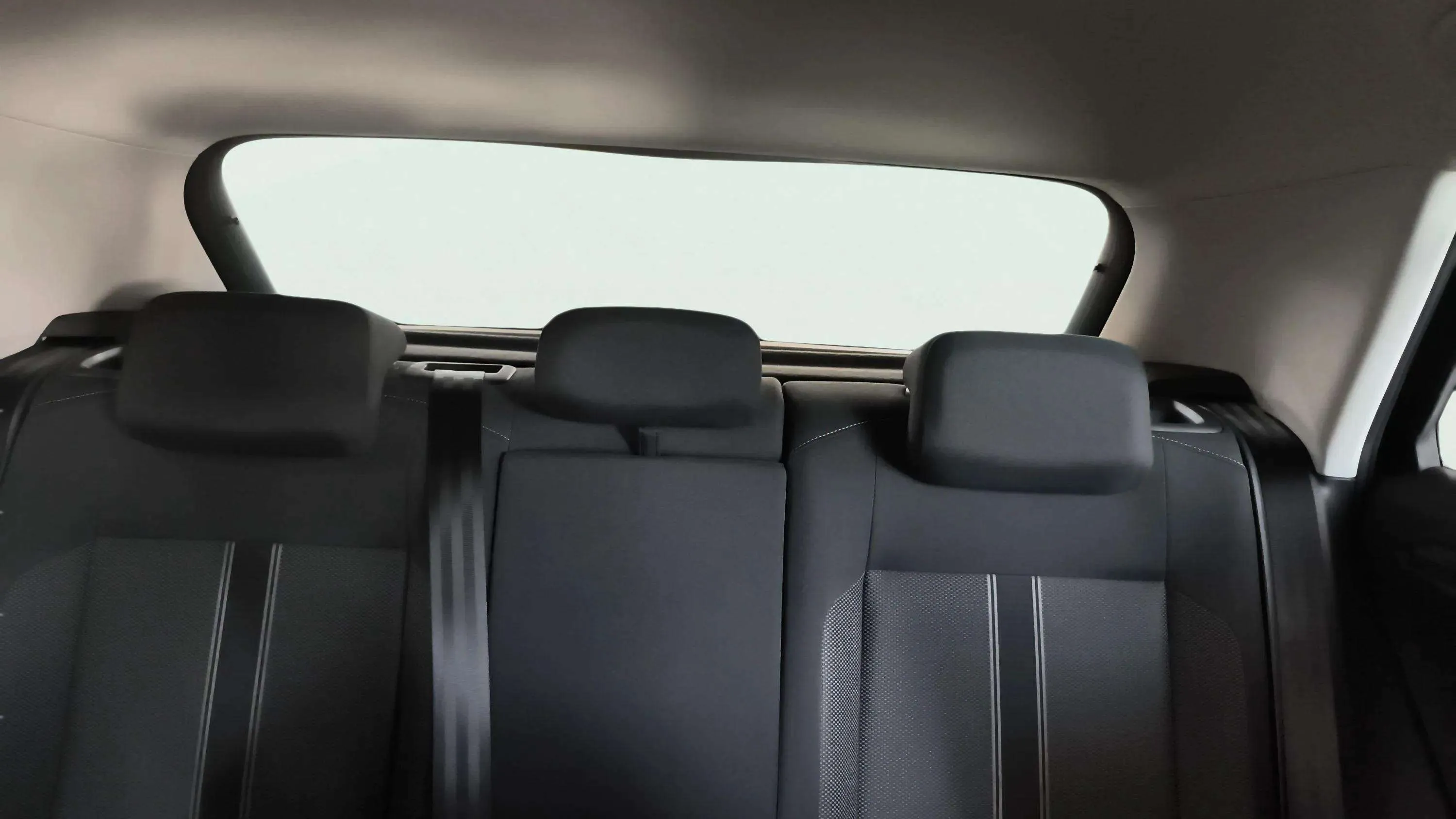 Volkswagen T-Roc R-Line 1.5 TSI DSG - foto 15