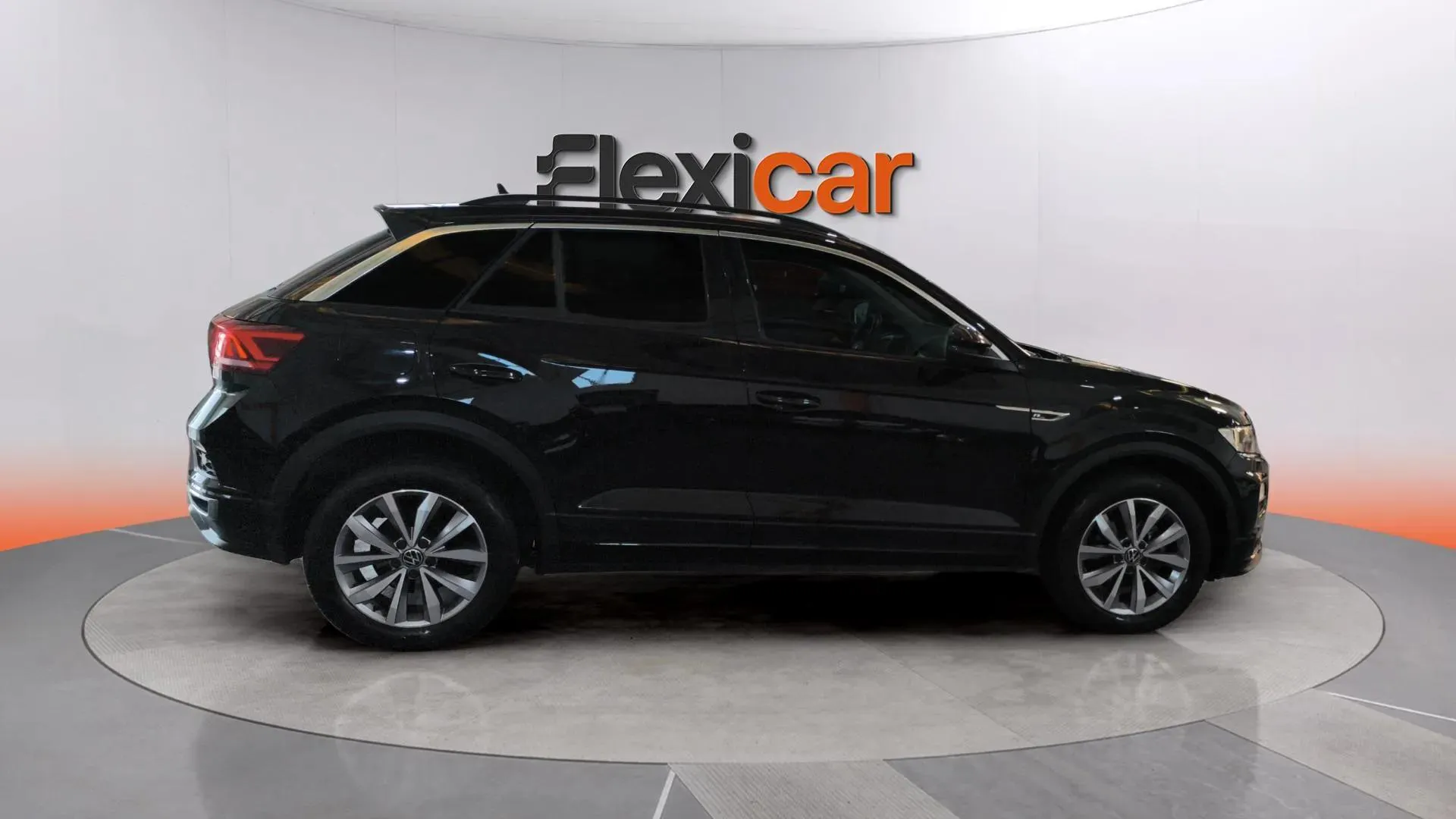 Volkswagen T-Roc R-Line 1.5 TSI DSG - foto 7
