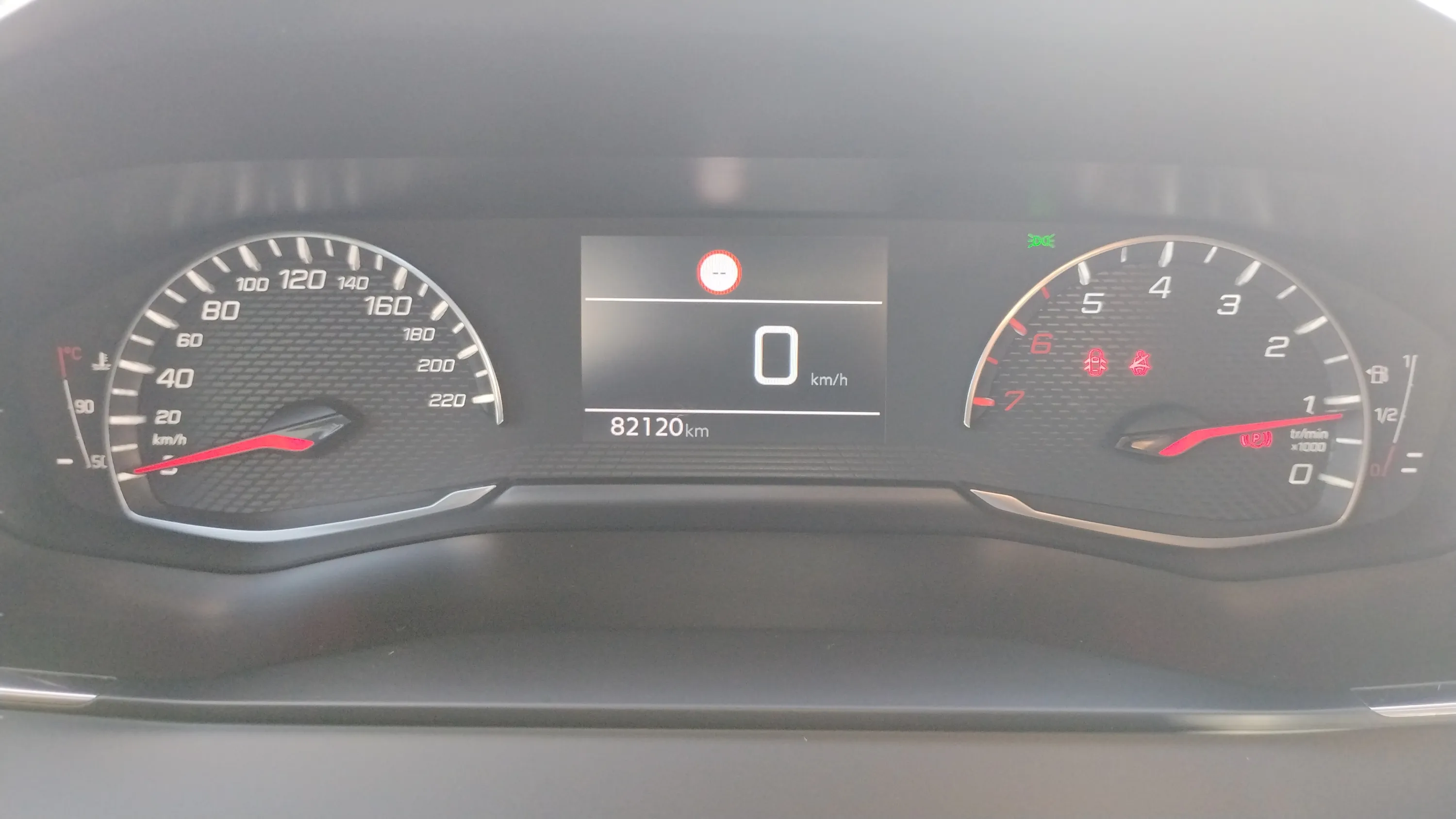 Peugeot 208 PureTech Allure - foto 9