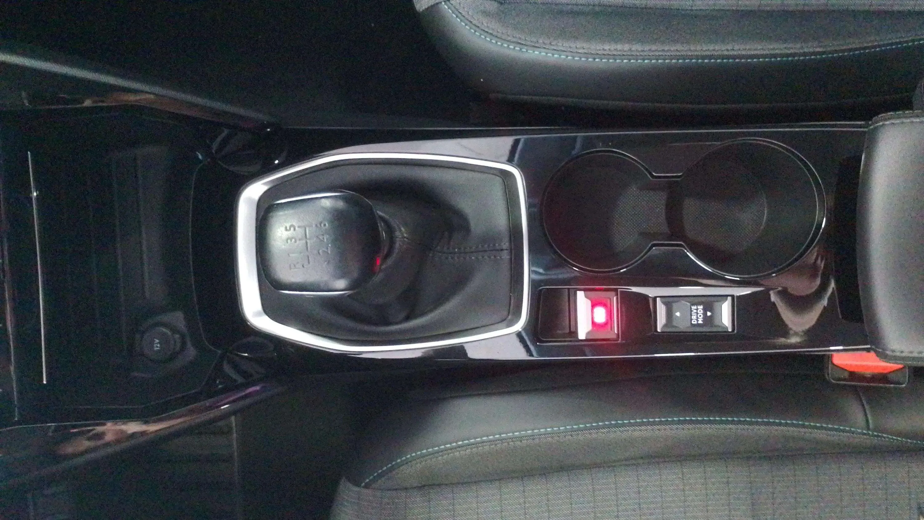 Peugeot 208 Active PureTech 100 - foto 17