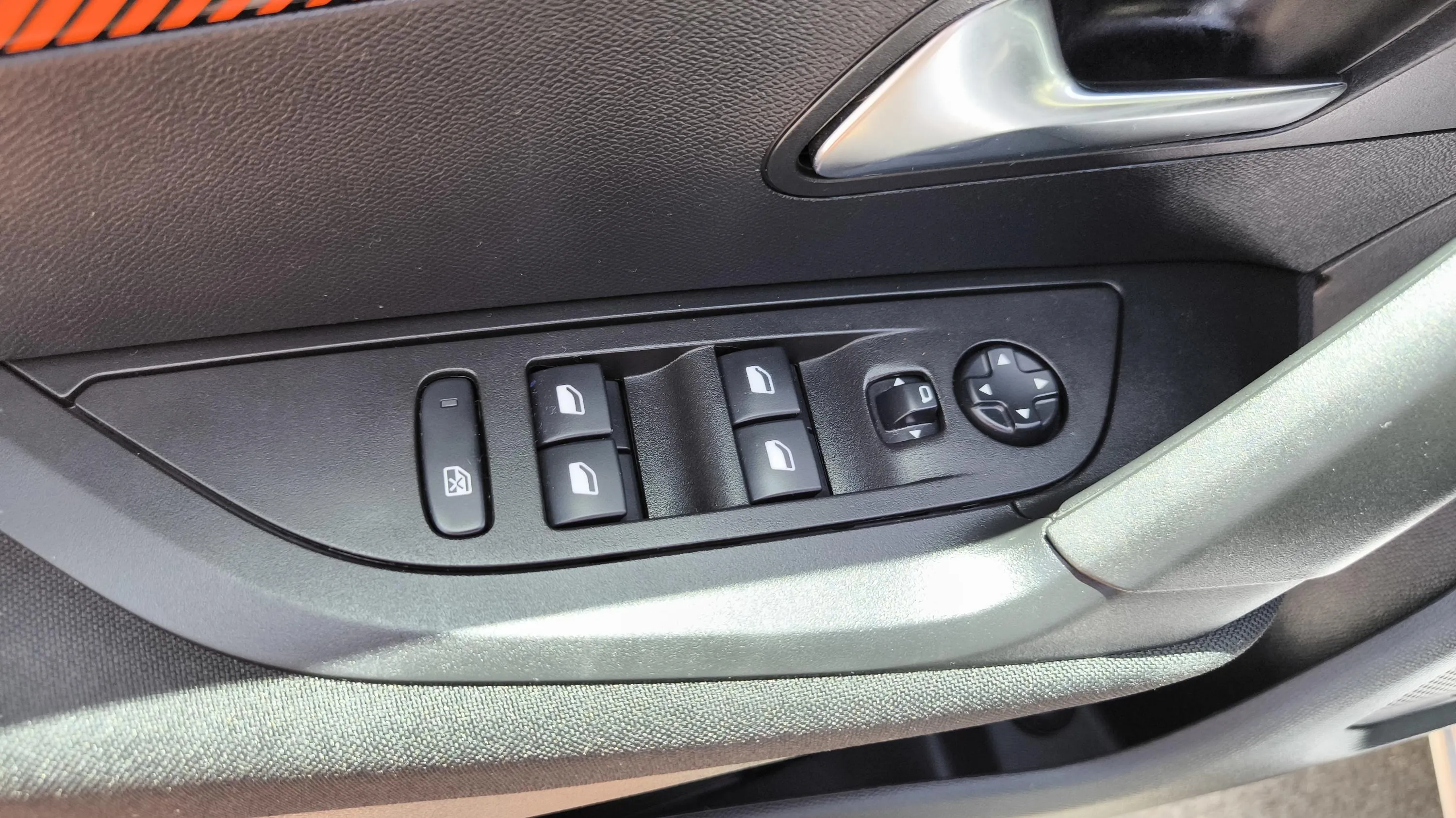 Peugeot 2008 Active BlueHDi - foto 21