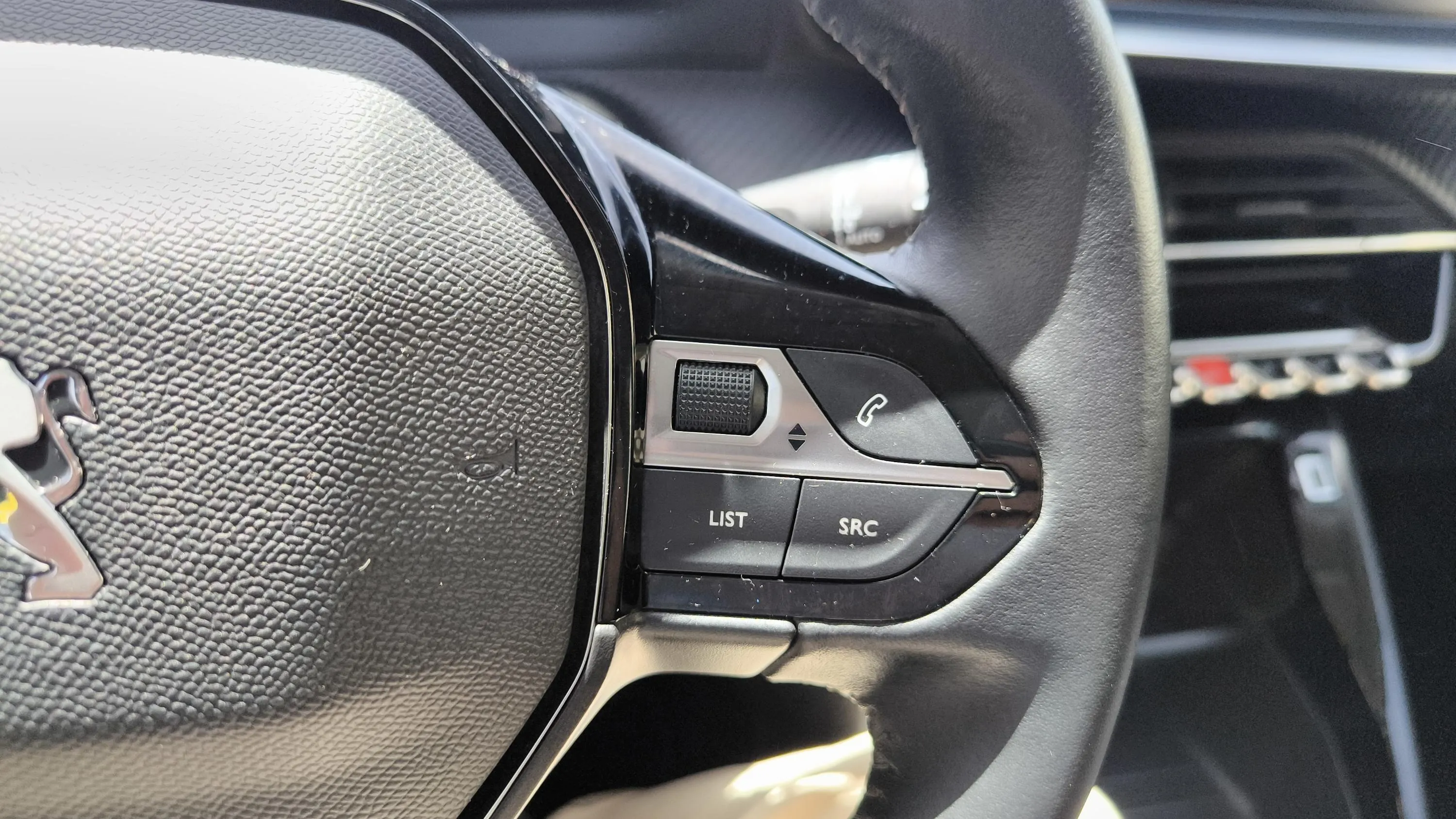 Peugeot 2008 Active BlueHDi - foto 24