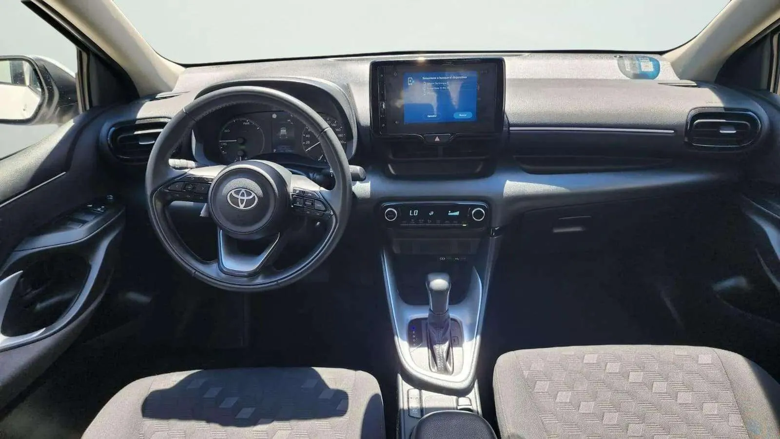 Toyota Yaris 1.5 120H Style - foto 9