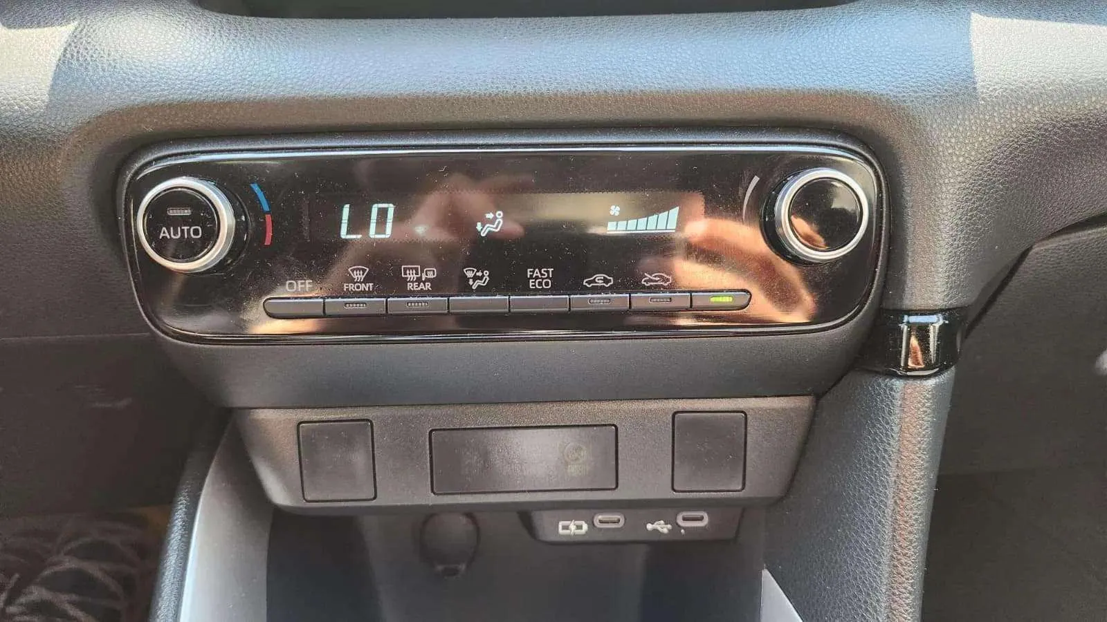 Toyota Yaris 1.5 120H Style - foto 15