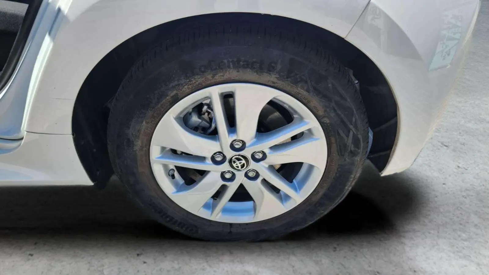 Toyota Yaris 1.5 120H Style - foto 29