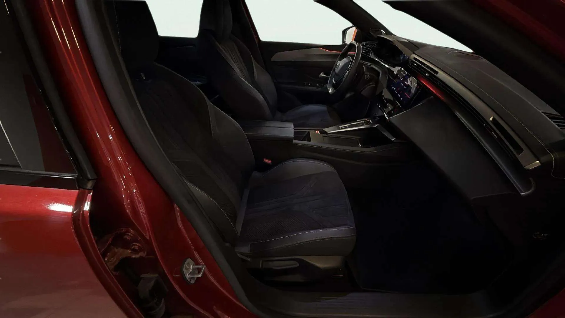 Peugeot 408 GT PureTech 130 EAT8 - foto 13