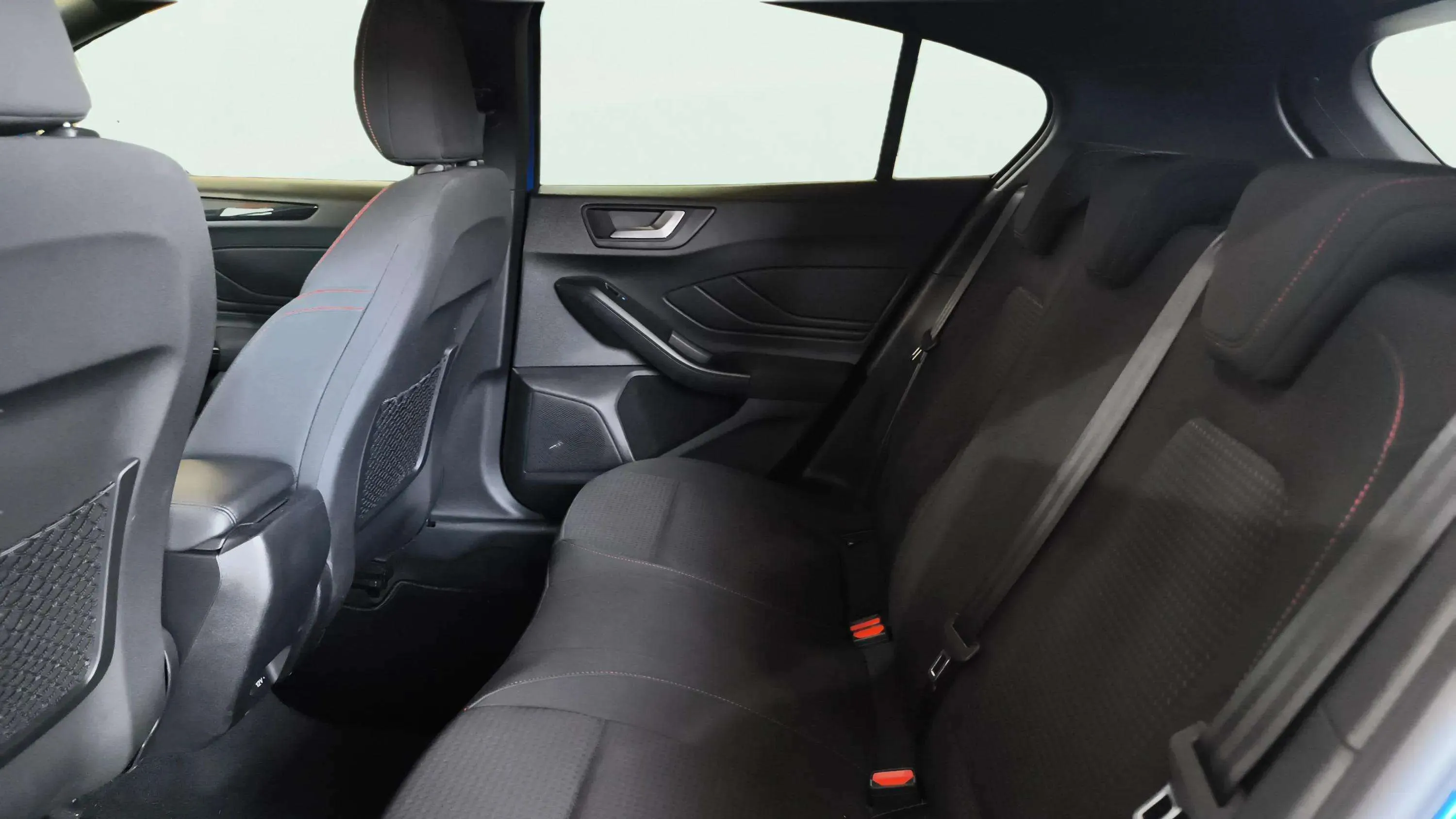 Ford Focus 1.0 EcoBoost ST-Line - foto 15