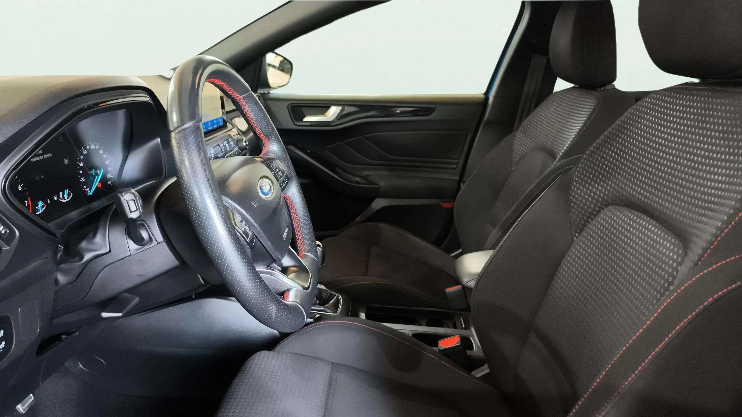 Ford Focus 1.0 EcoBoost ST-Line - foto 13