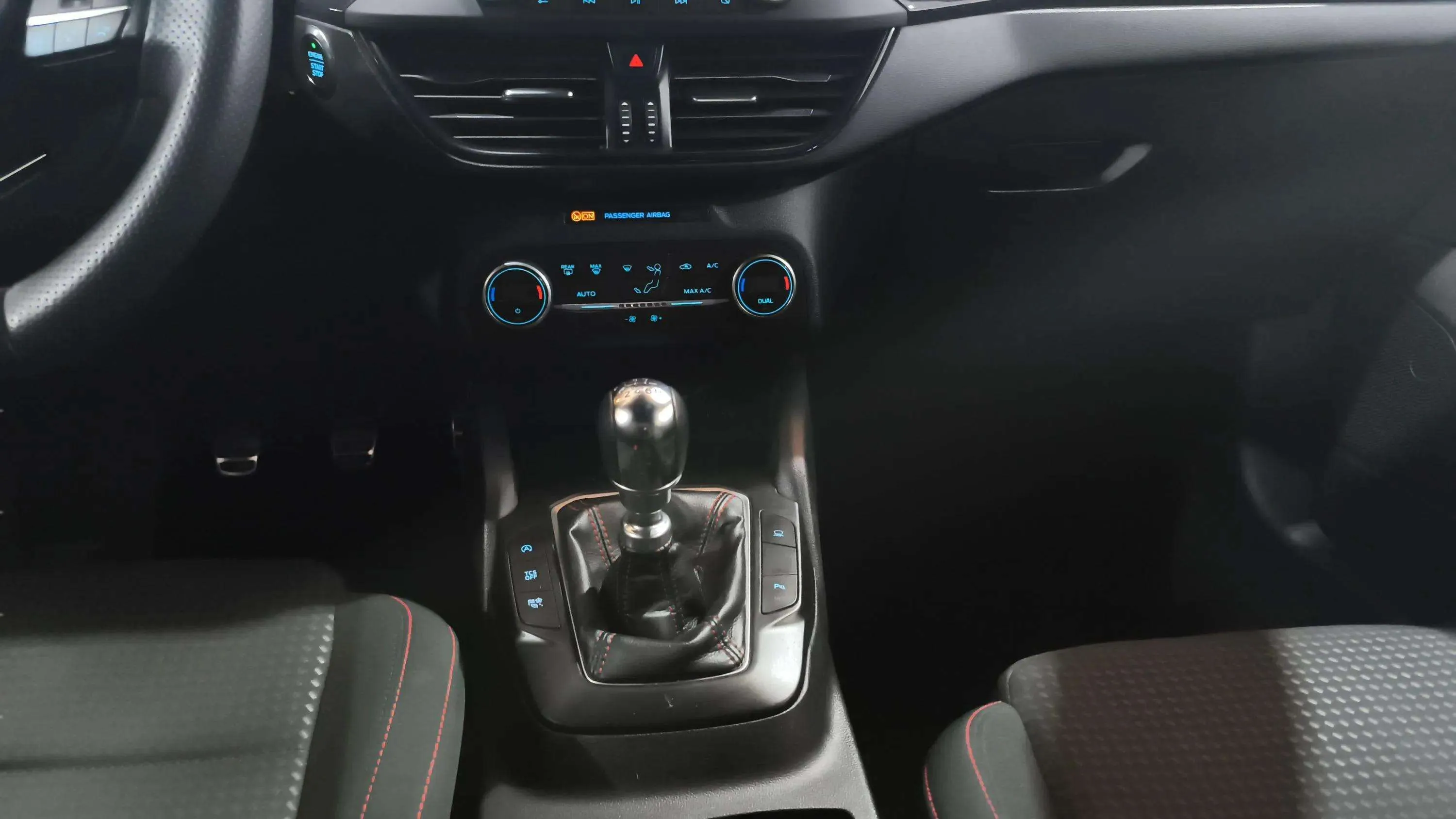 Ford Focus 1.0 EcoBoost ST-Line - foto 10