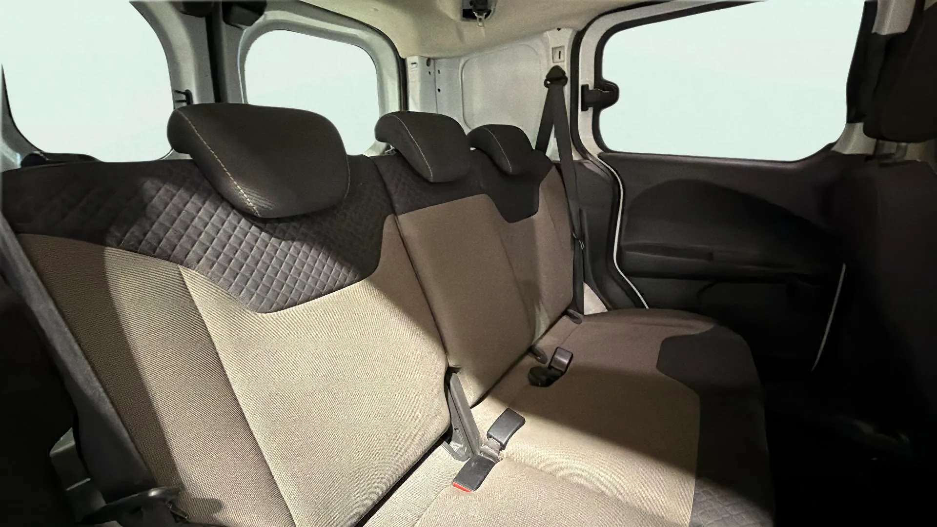 Ford Tourneo Courier 1.5 TDCi Ambiente - foto 16