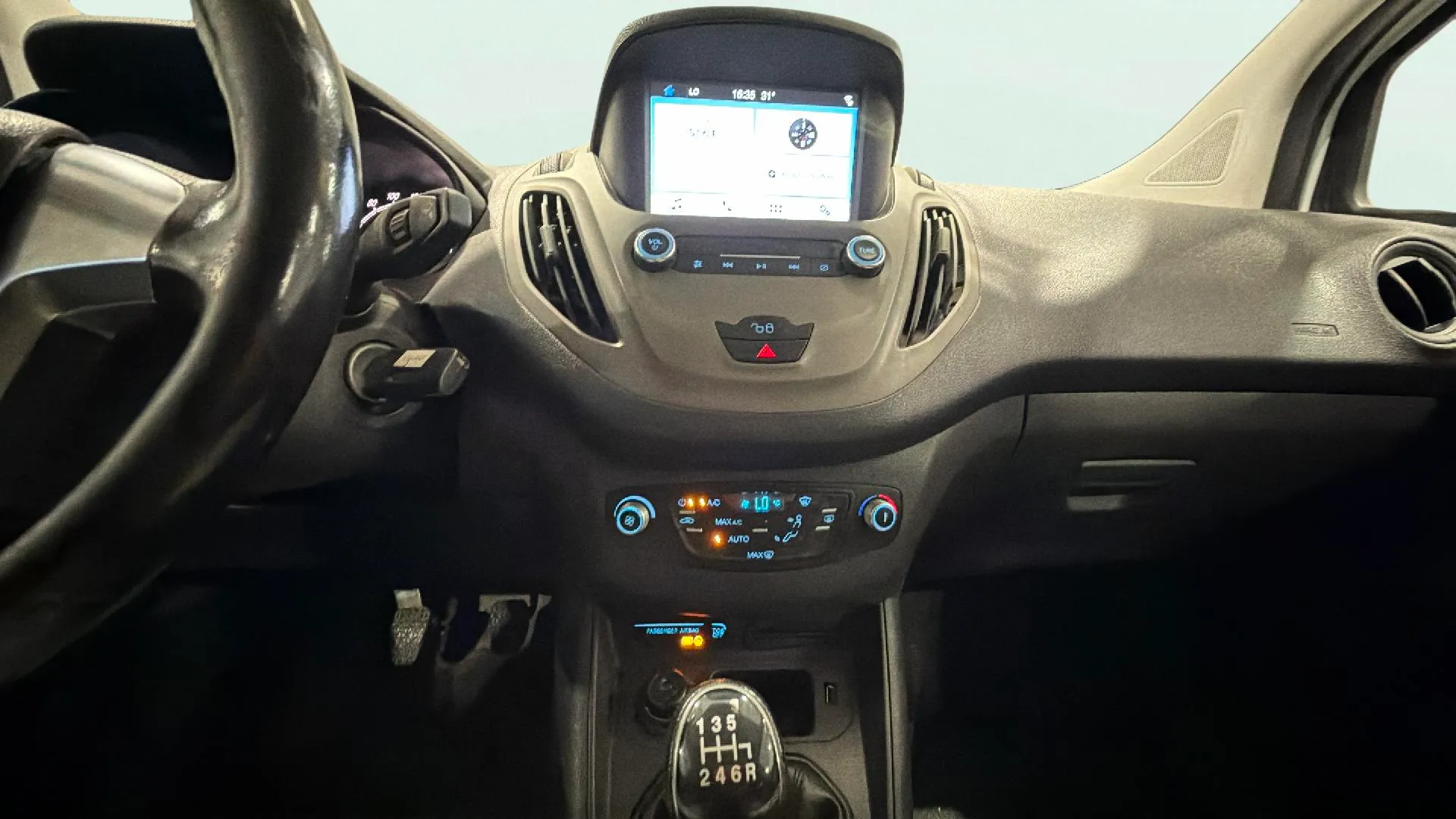 Ford Tourneo Courier 1.5 TDCi Ambiente - foto 12