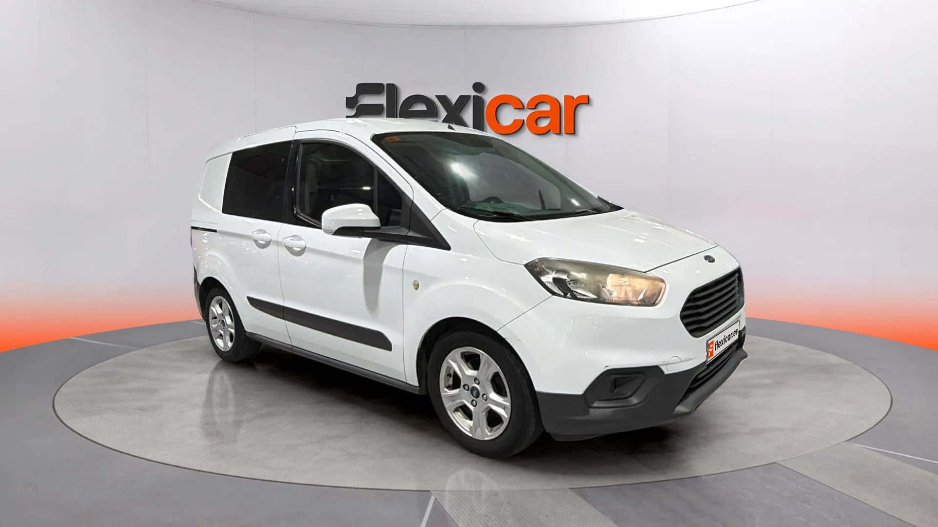 Ford Tourneo Courier 1.5 TDCi Ambiente - foto 1