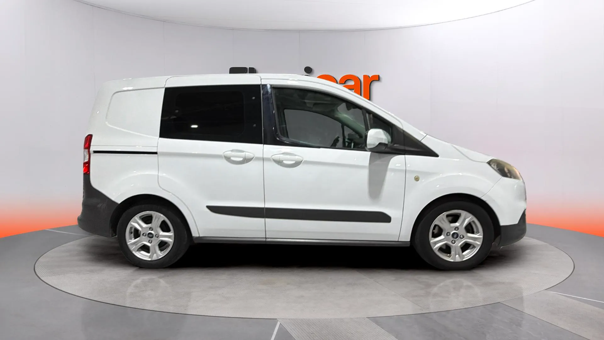 Ford Tourneo Courier 1.5 TDCi Ambiente - foto 8