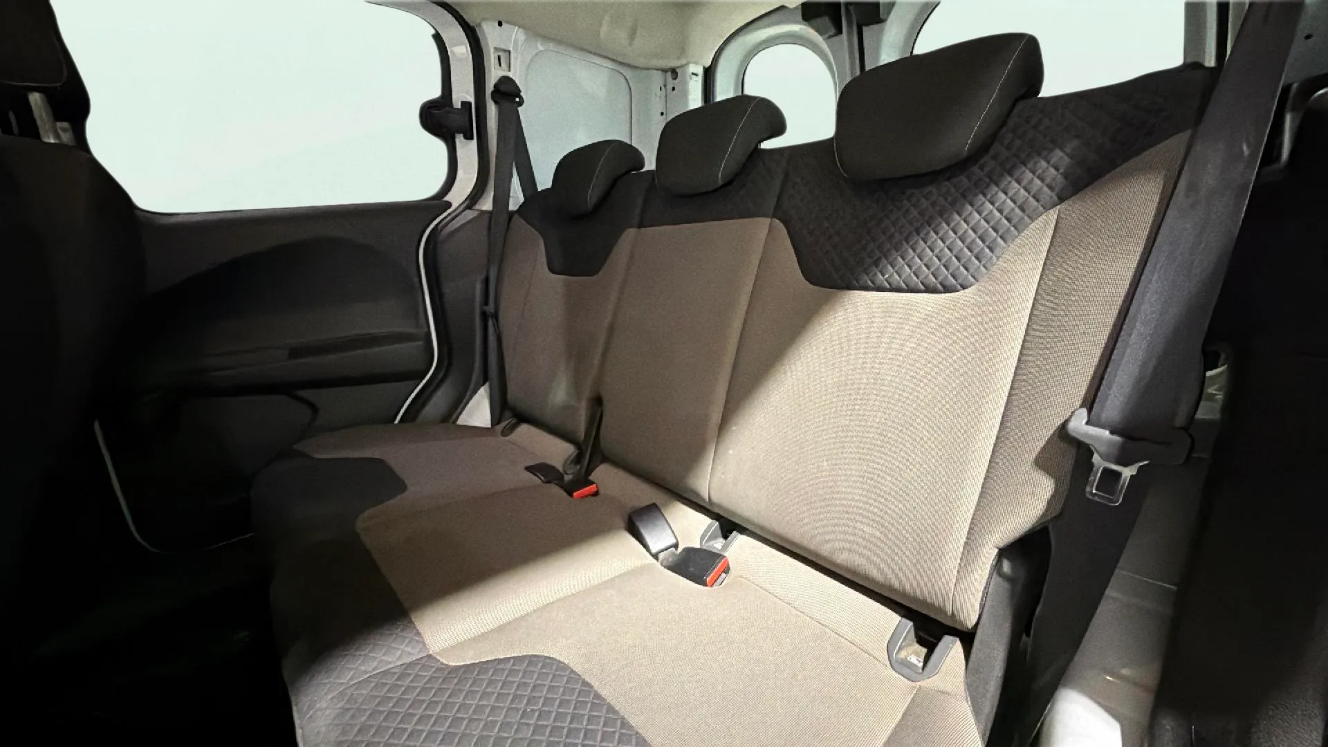 Ford Tourneo Courier 1.5 TDCi Ambiente - foto 17