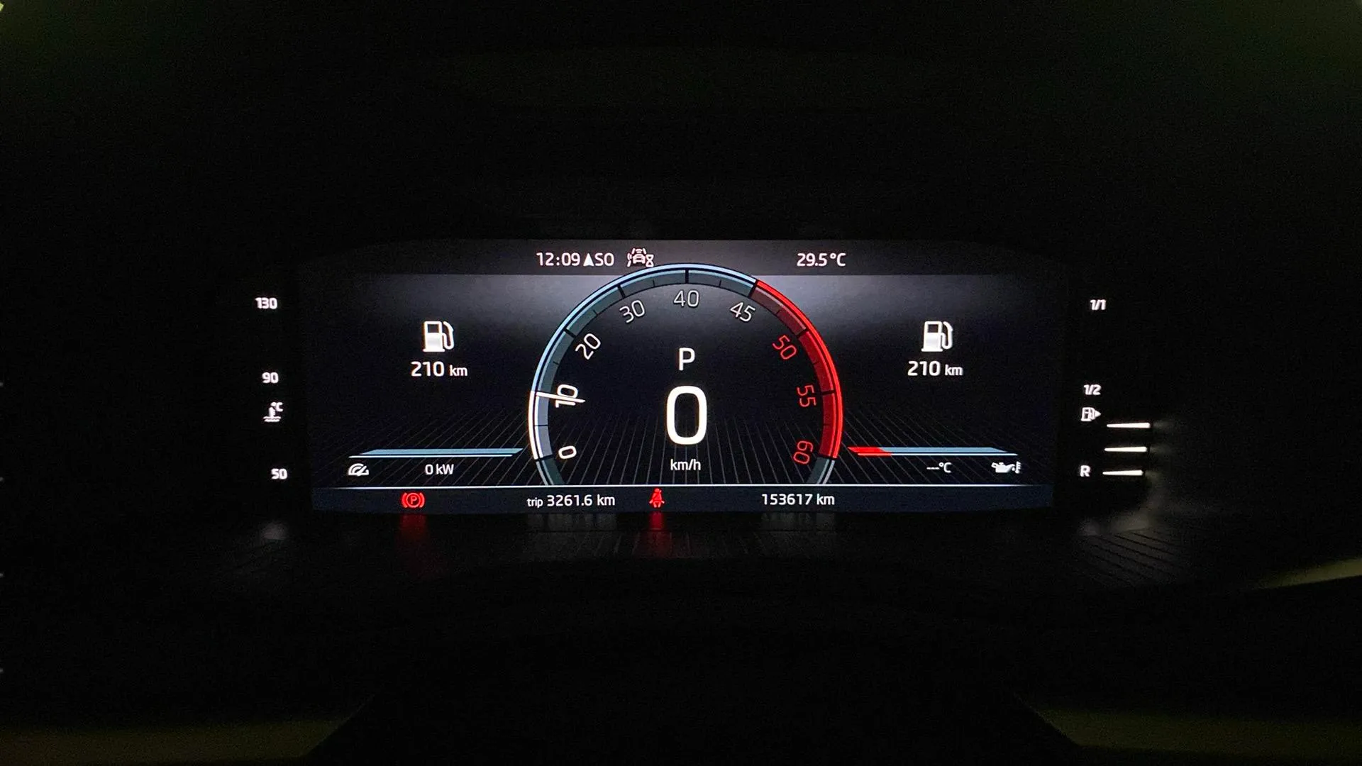 Škoda Karoq 2.0 TDI DSG 4x4 Ambition - foto 14