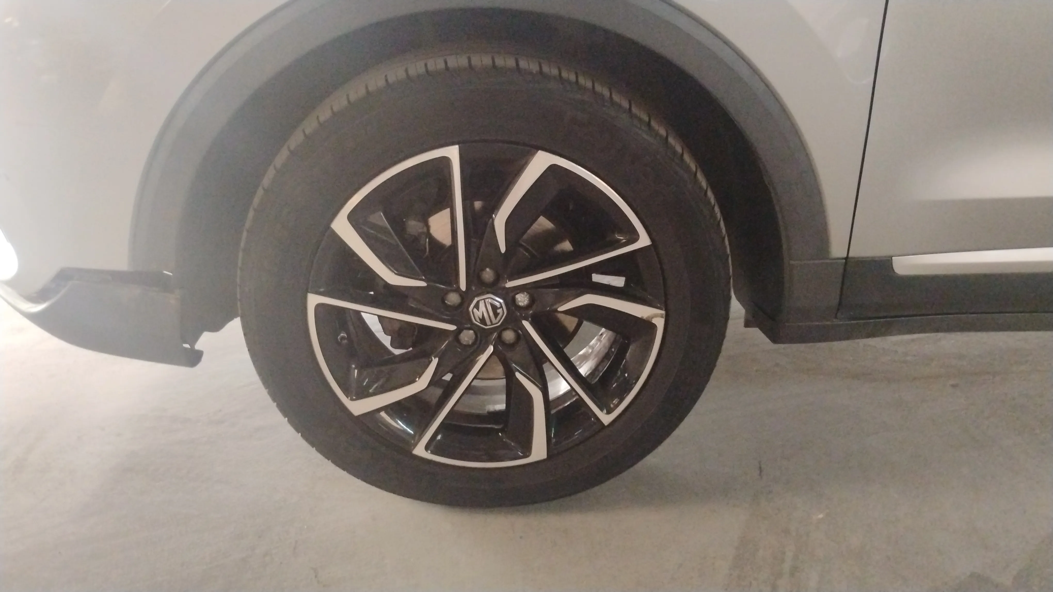 MG ZS 1.0T Luxury - foto 18