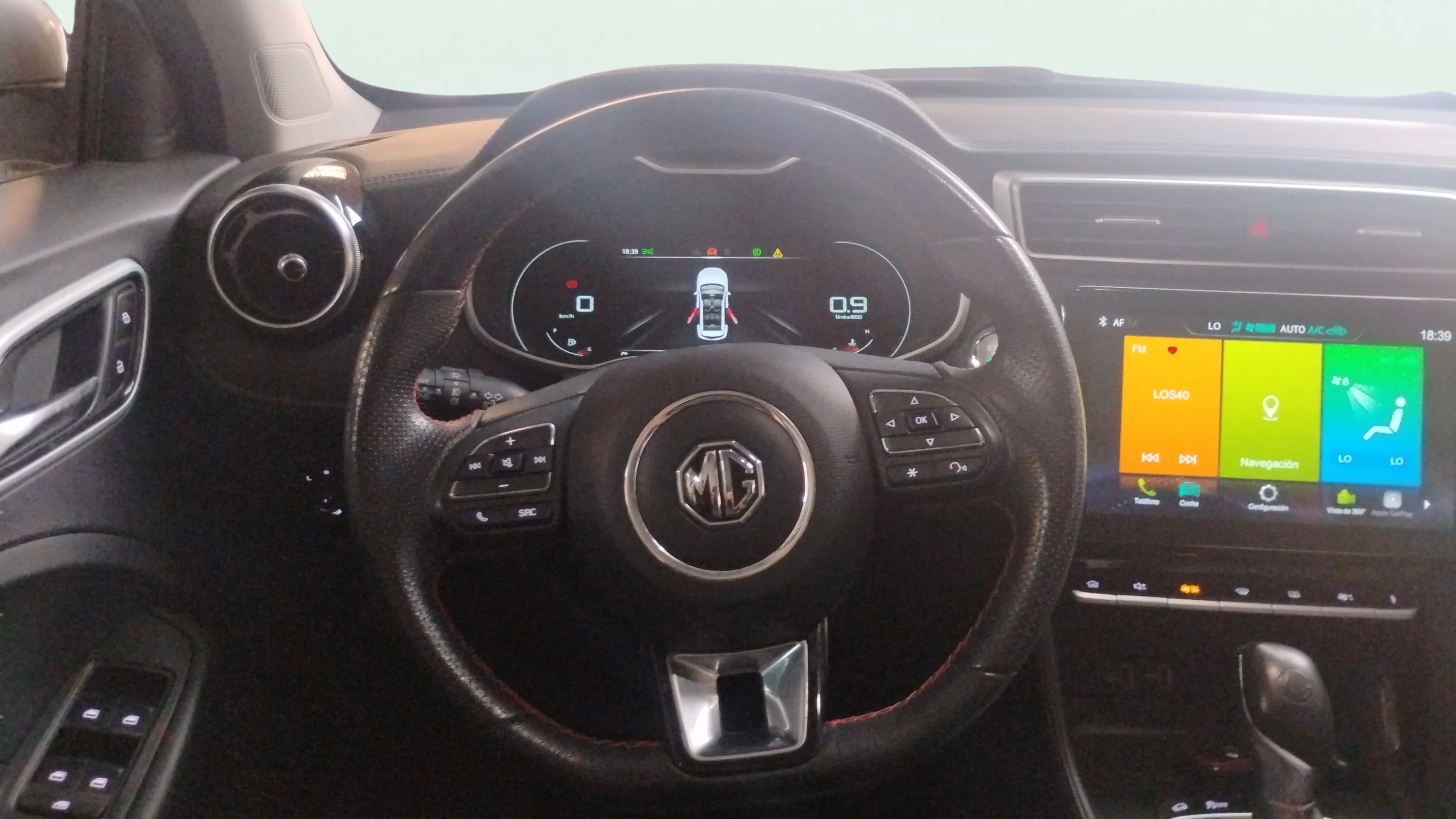 MG ZS 1.0T Luxury - foto 8