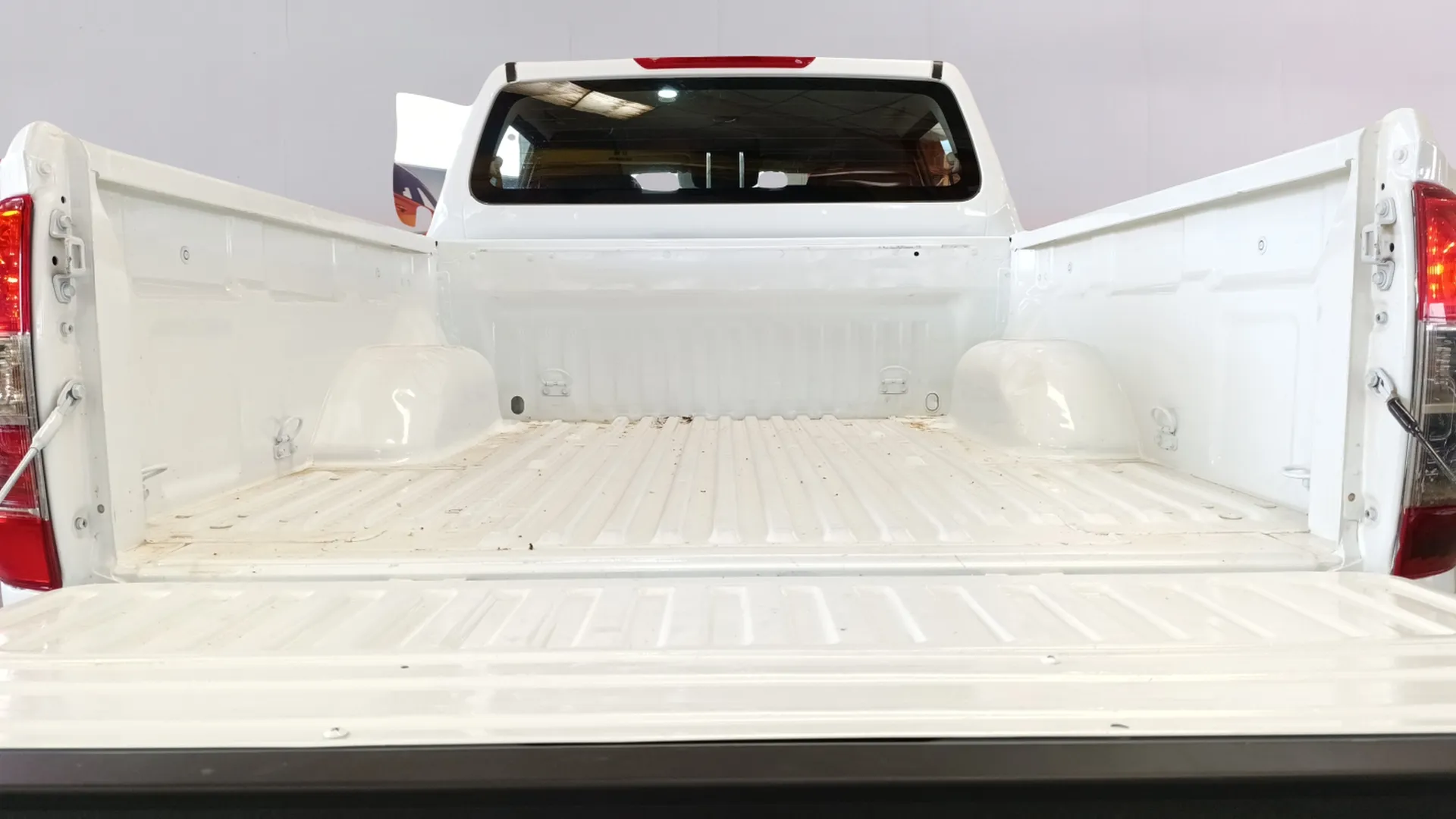 Nissan Navara 2300 - foto 32