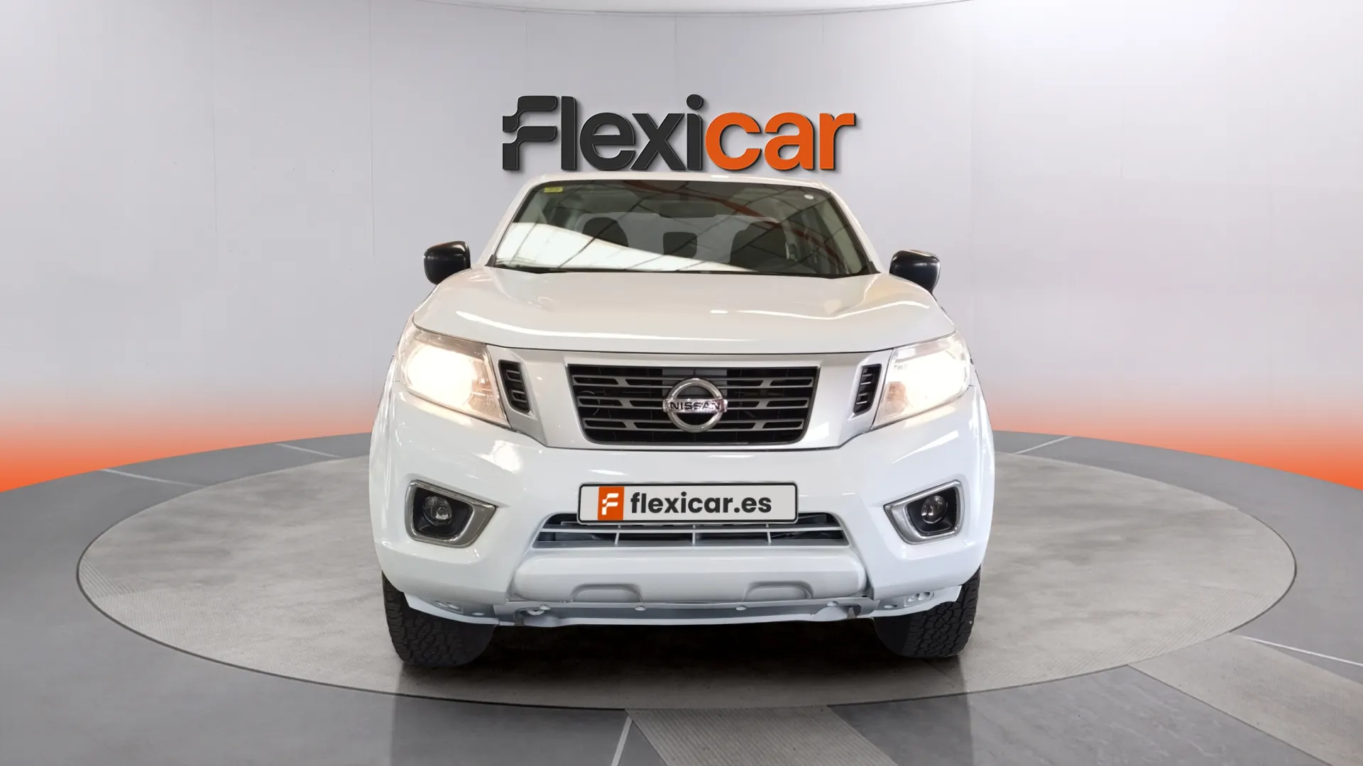 Nissan Navara 2300 - foto 8