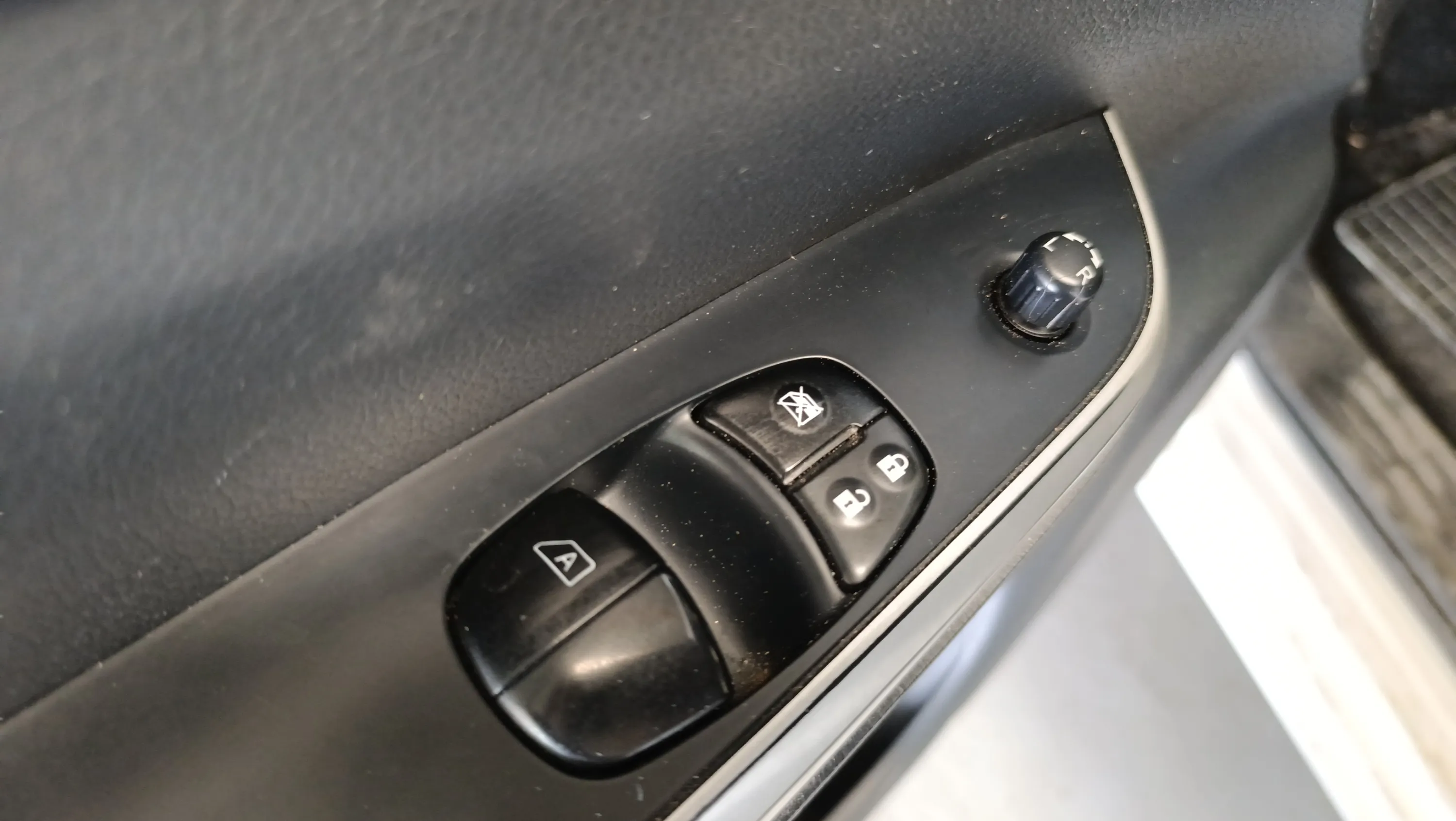 Nissan Navara 2300 - foto 26
