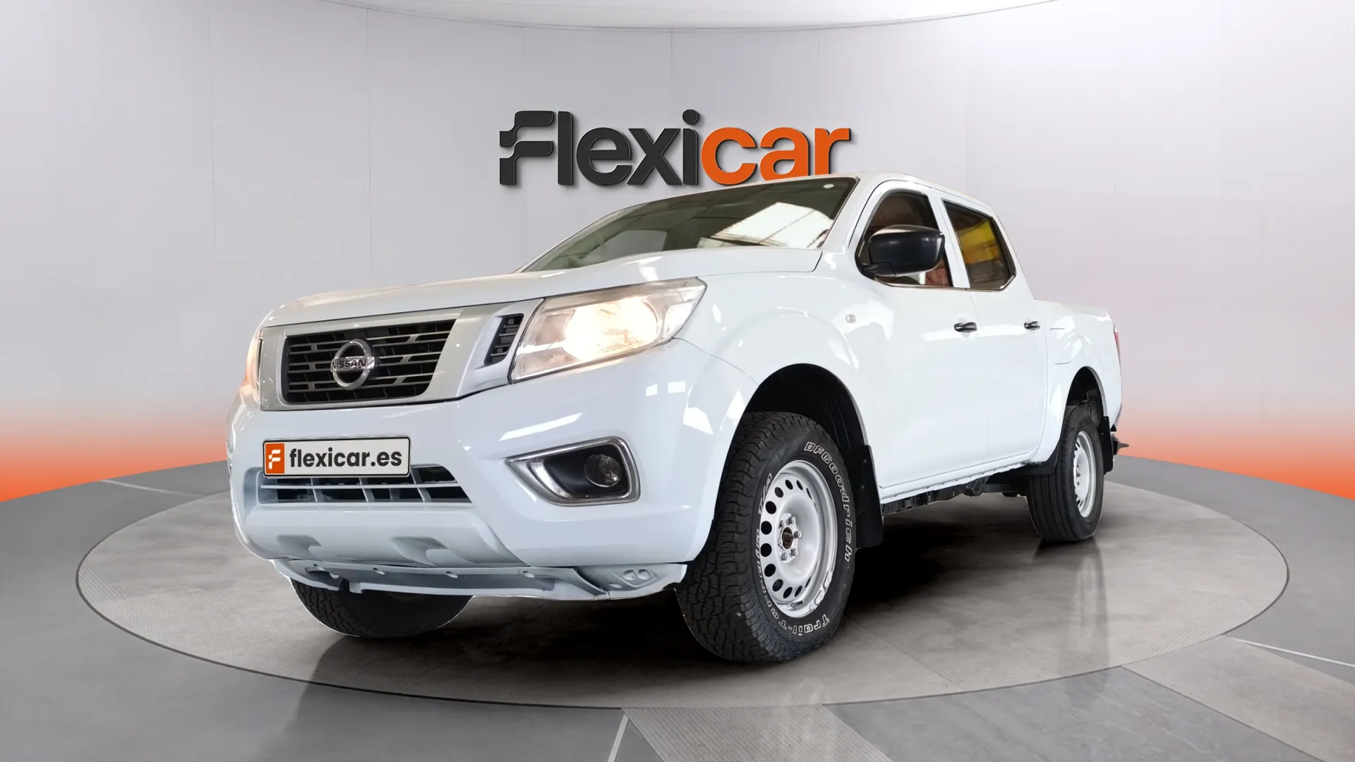 Nissan Navara 2300 - foto 7