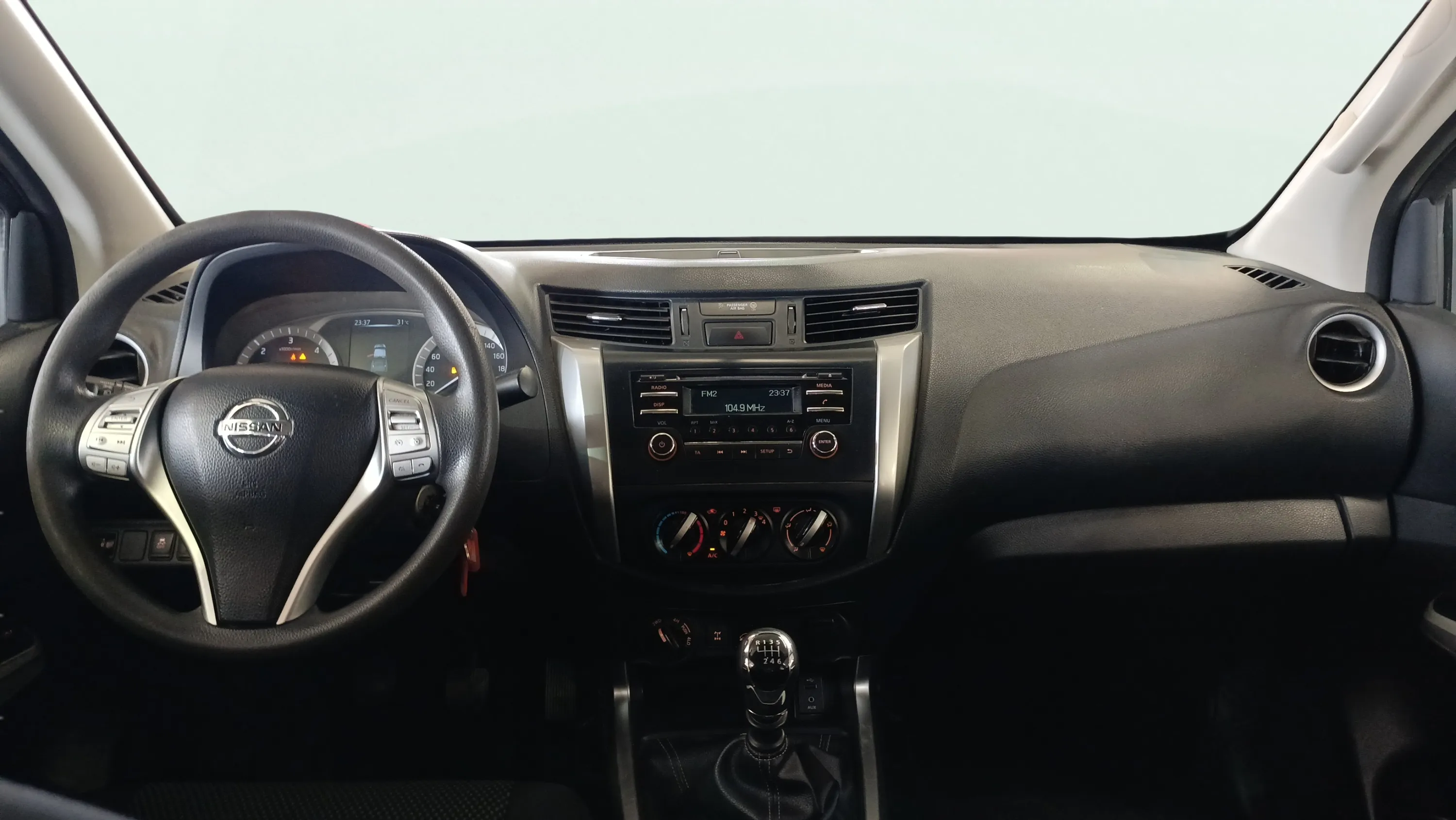 Nissan Navara 2300 - foto 9