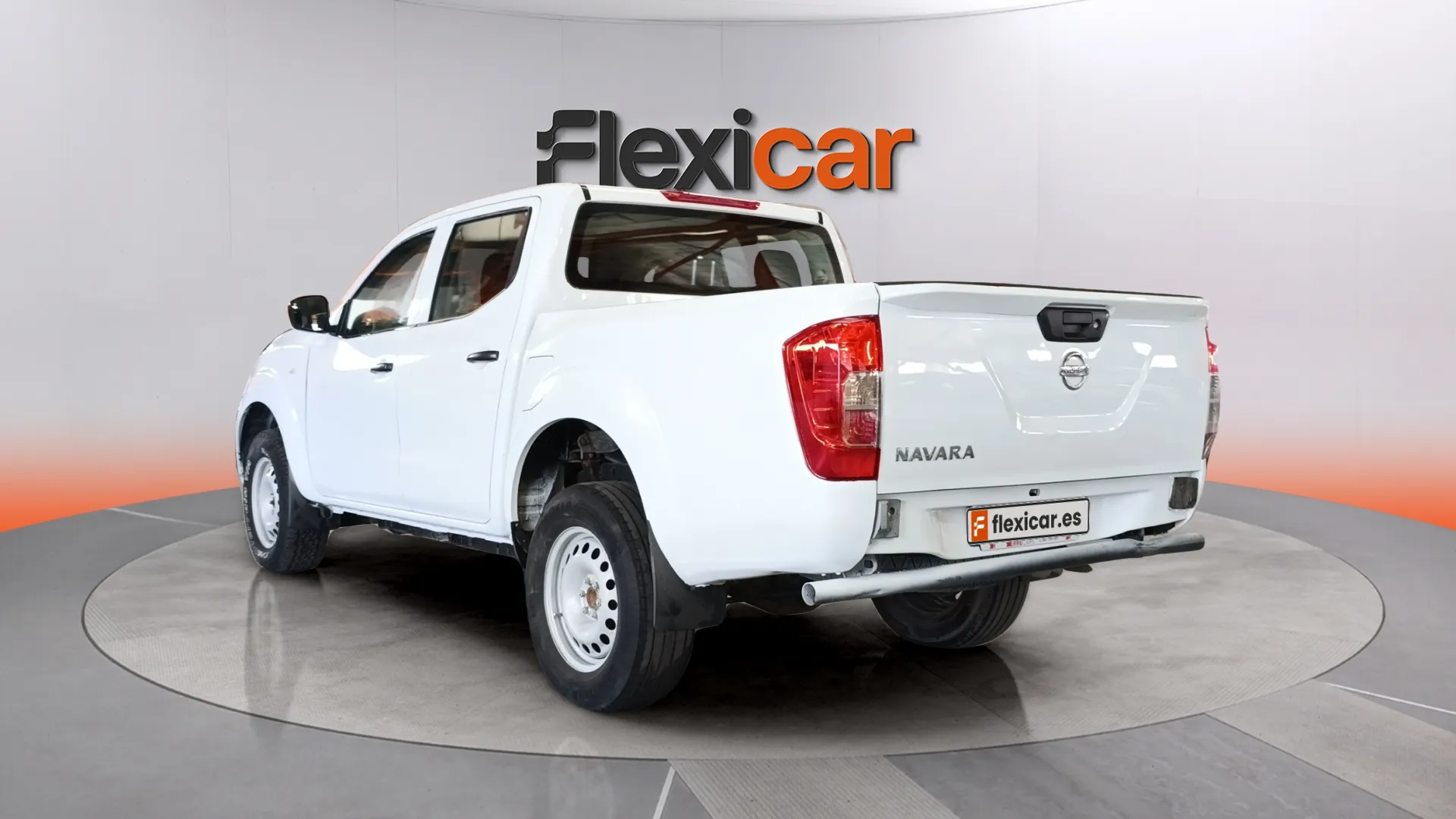 Nissan Navara 2300 - foto 5