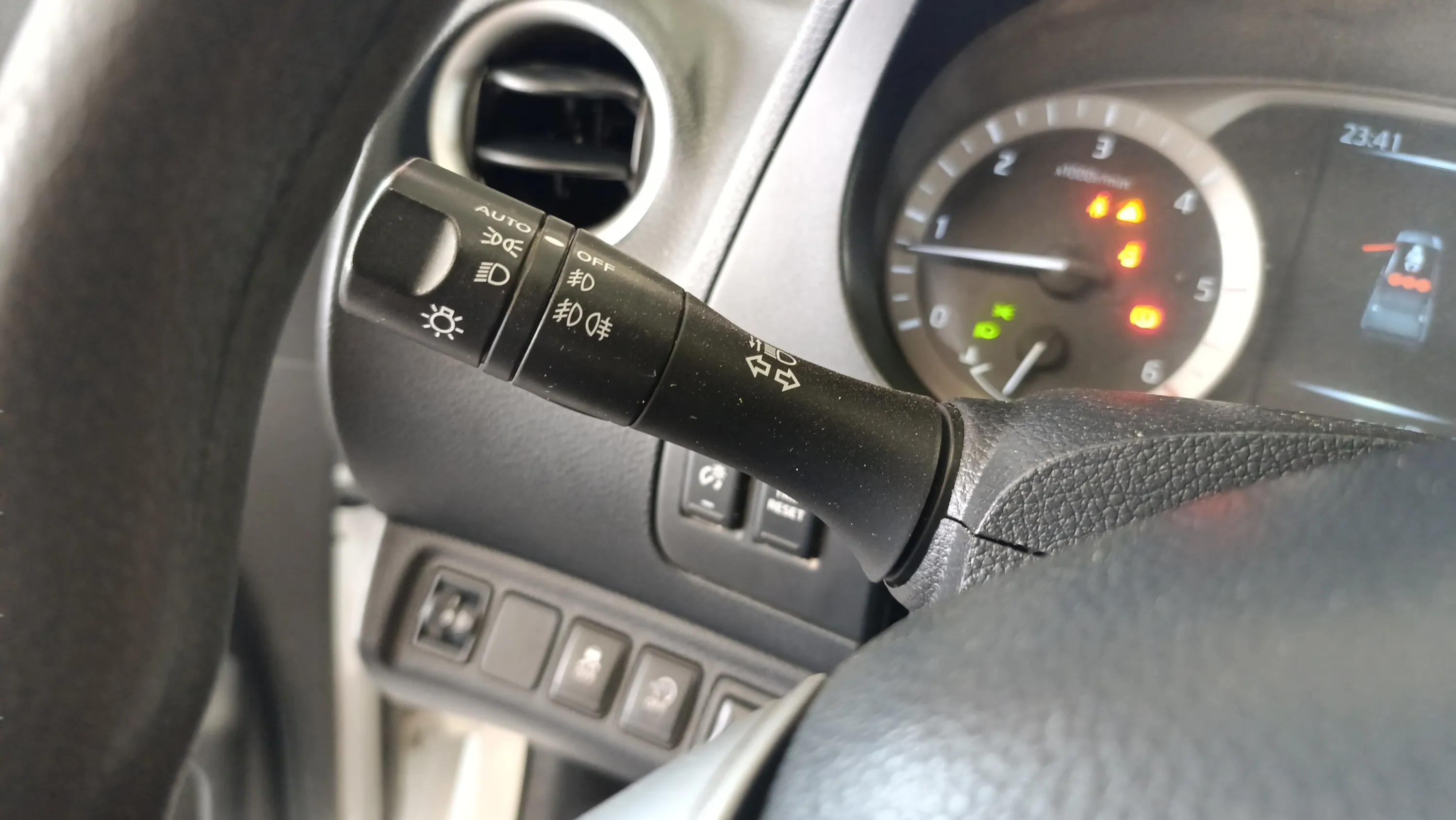 Nissan Navara 2300 - foto 12