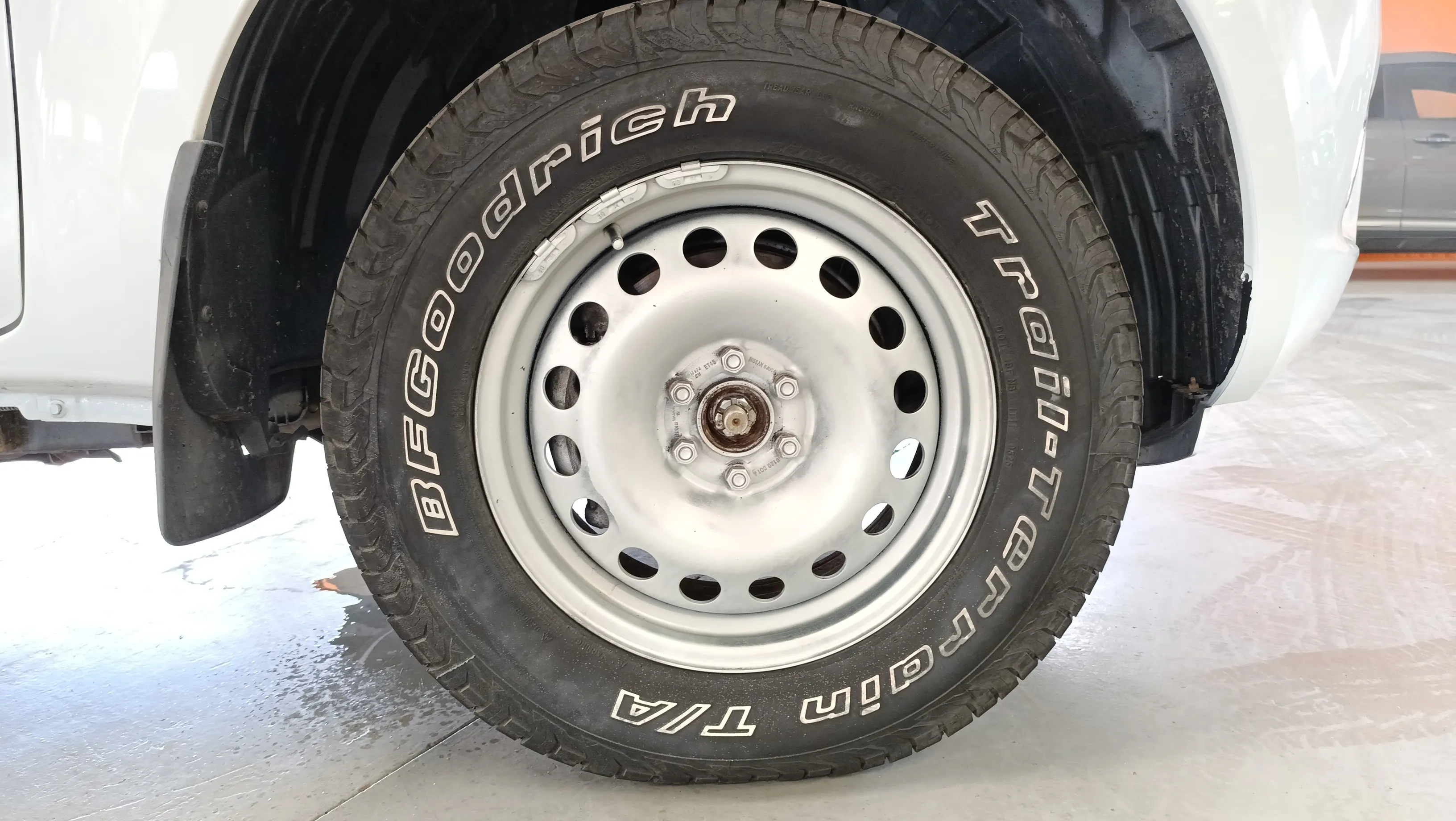Nissan Navara 2300 - foto 34