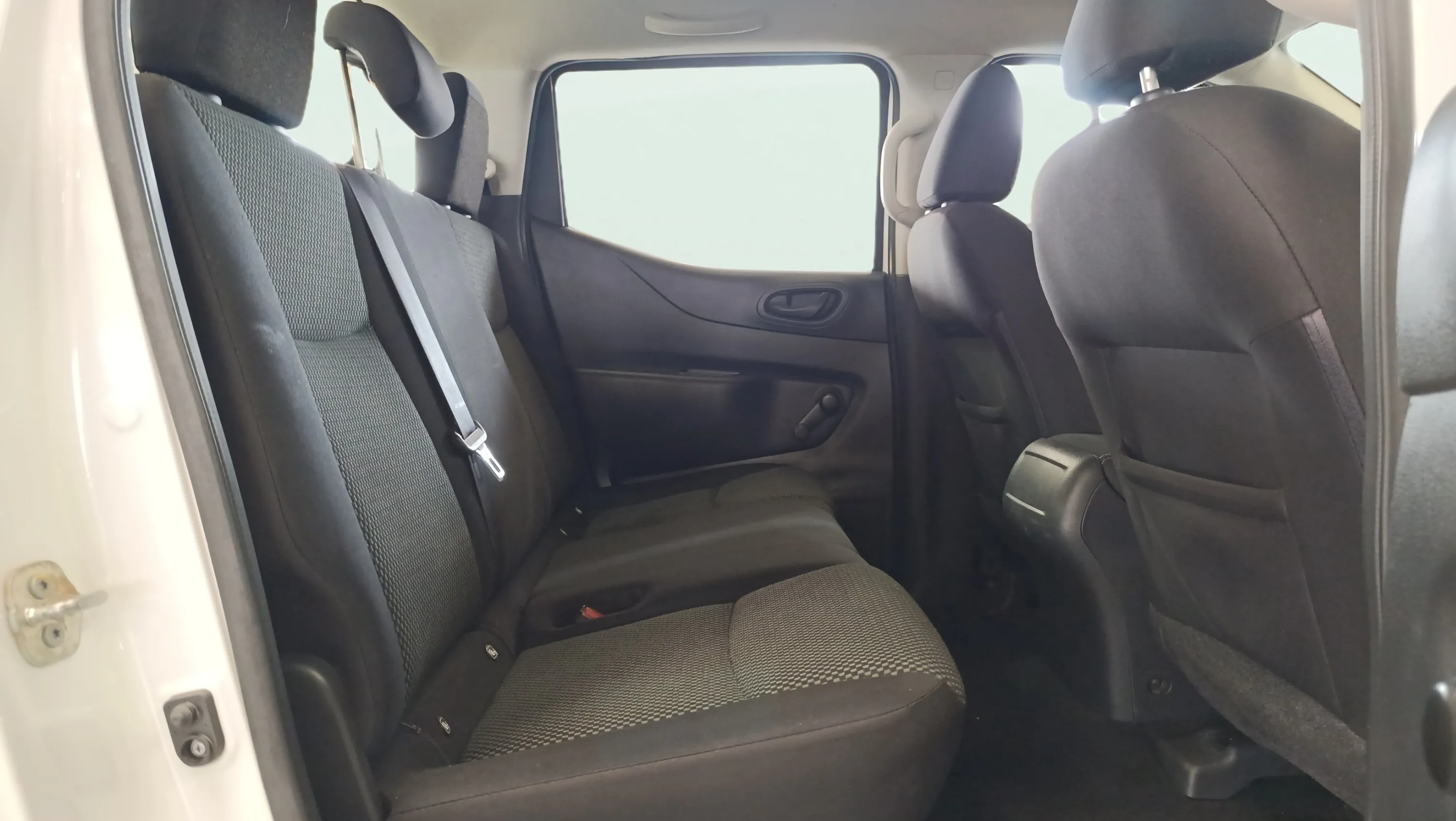 Nissan Navara 2300 - foto 30