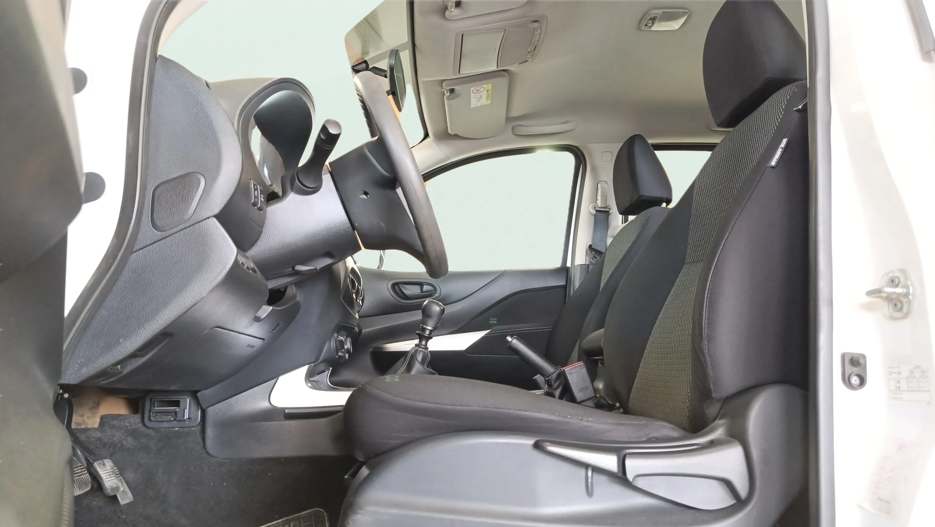 Nissan Navara 2300 - foto 27