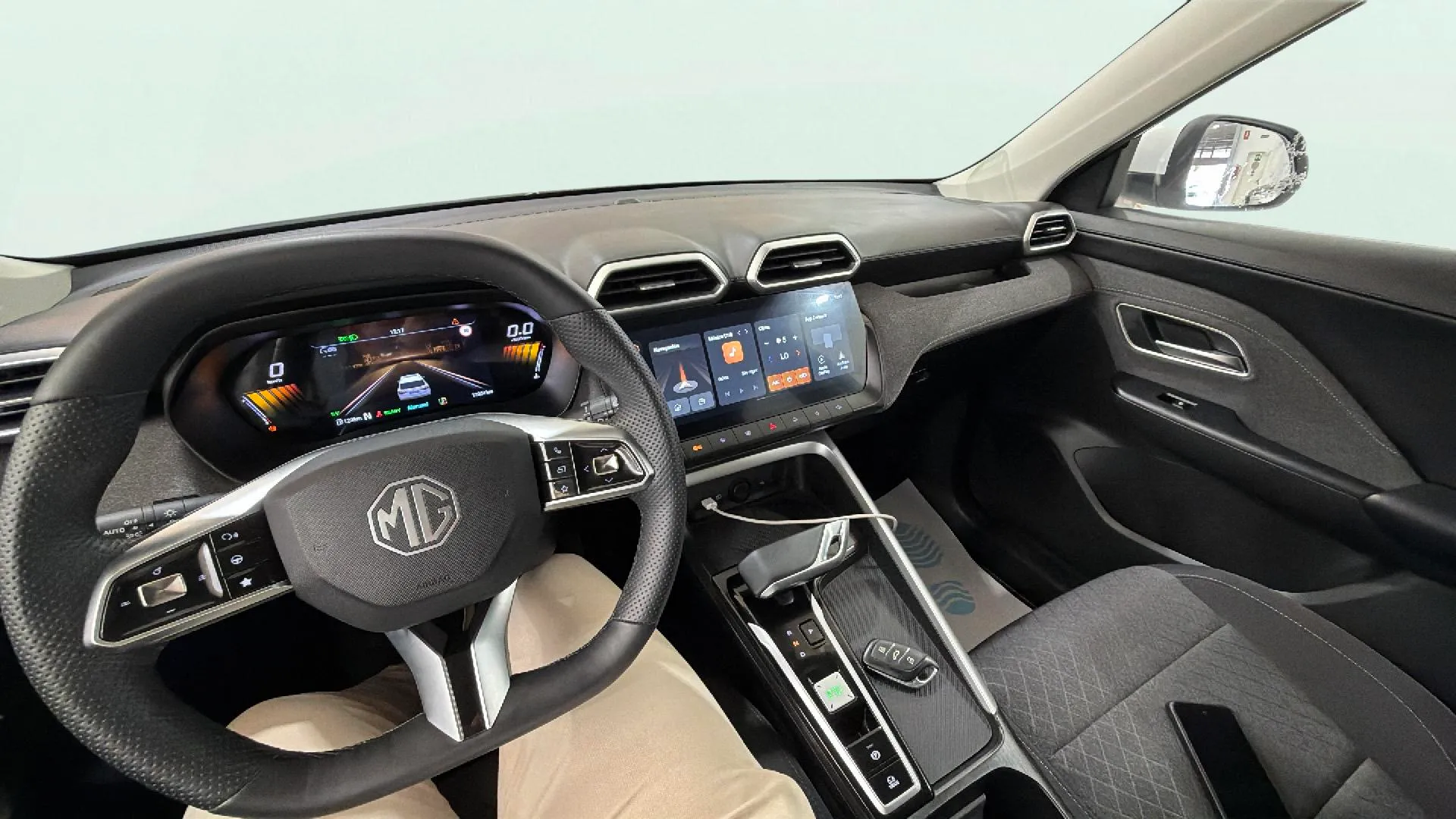 MG ZS Hybrid+ Comfort - foto 28