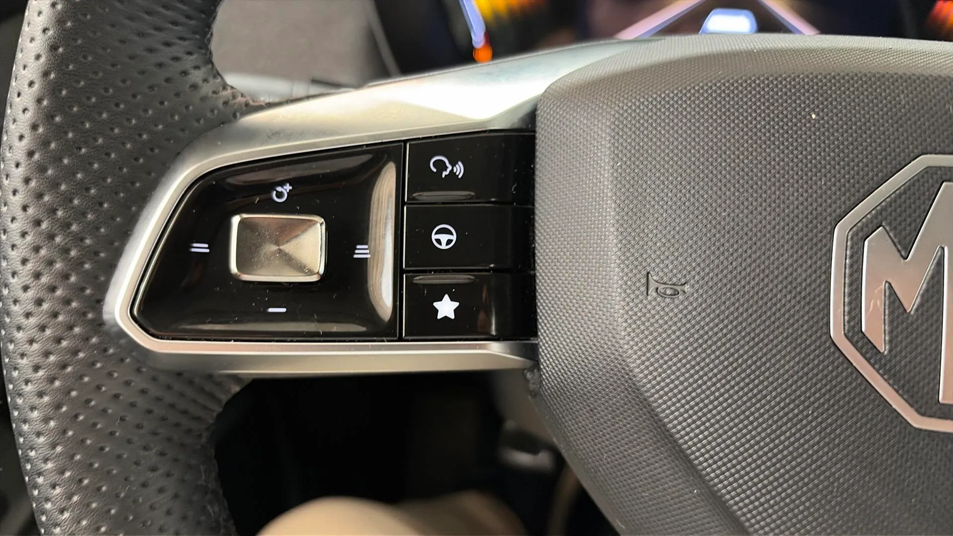 MG ZS Hybrid+ Comfort - foto 26