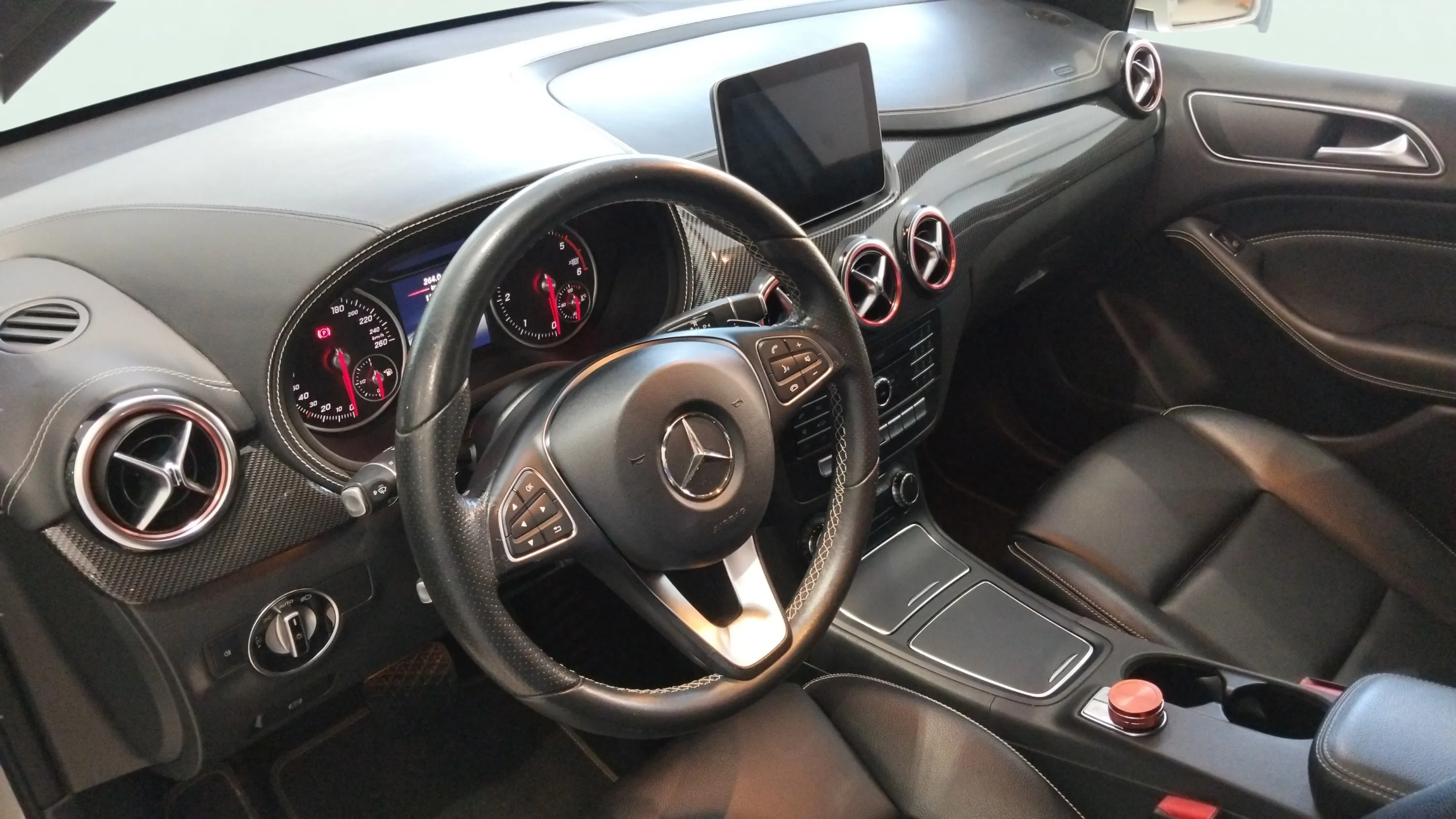 Mercedes-Benz Clase B B 200 d - foto 6