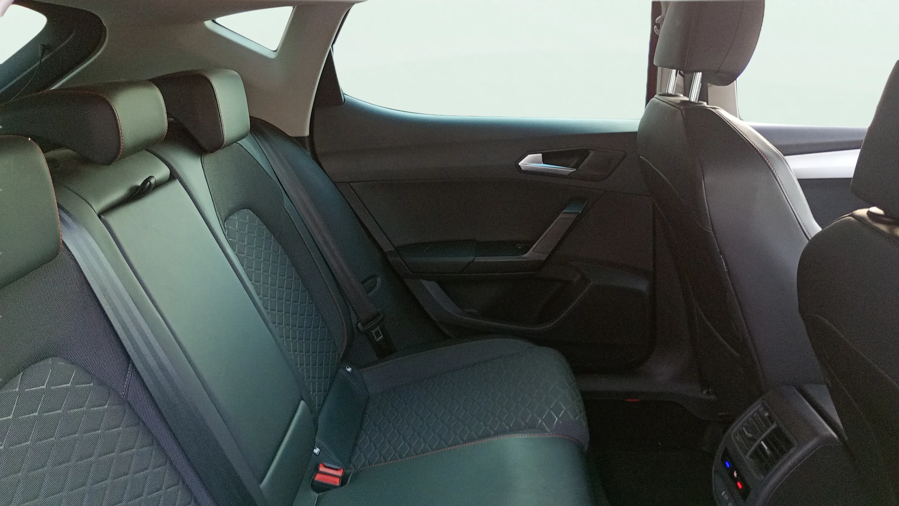 SEAT León 1.4 e-Hybrid DSG-6 FR - foto 14