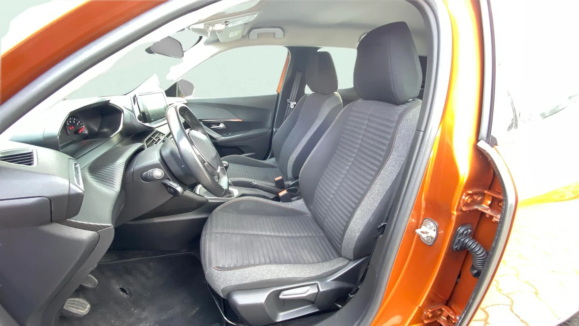 Peugeot 2008 Active Pack PureTech 100 BVM6 - foto 13