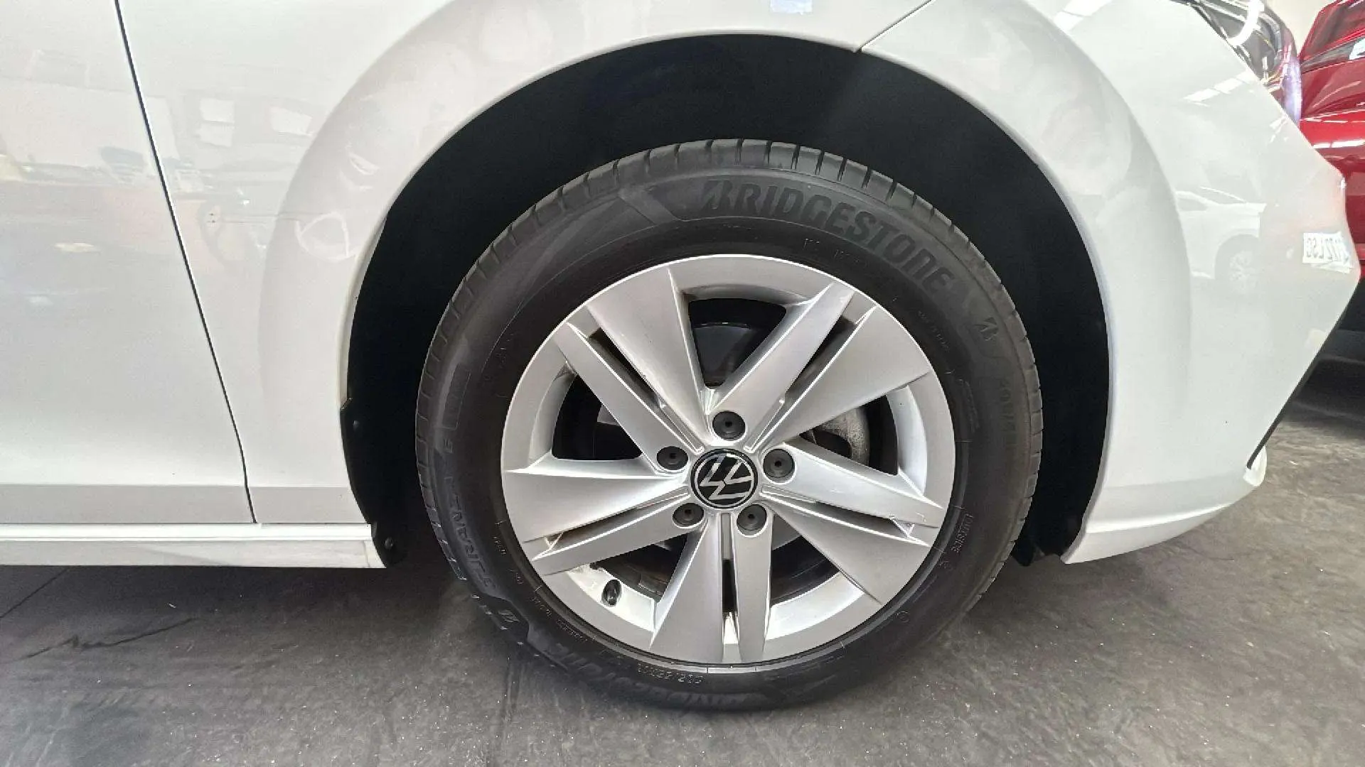 Volkswagen Golf 1.0 eTSI DSG - foto 17