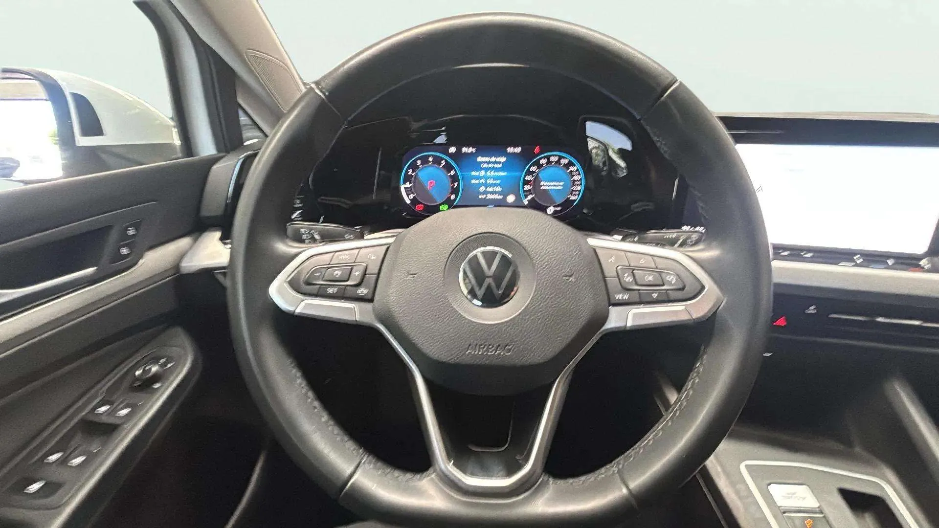 Volkswagen Golf 1.0 eTSI DSG - foto 12