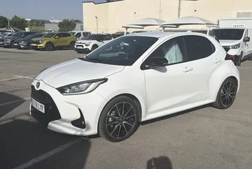 toyota yaris 15 120h gr sport hibrido no enchufable automatica arval loeches 903000000270851