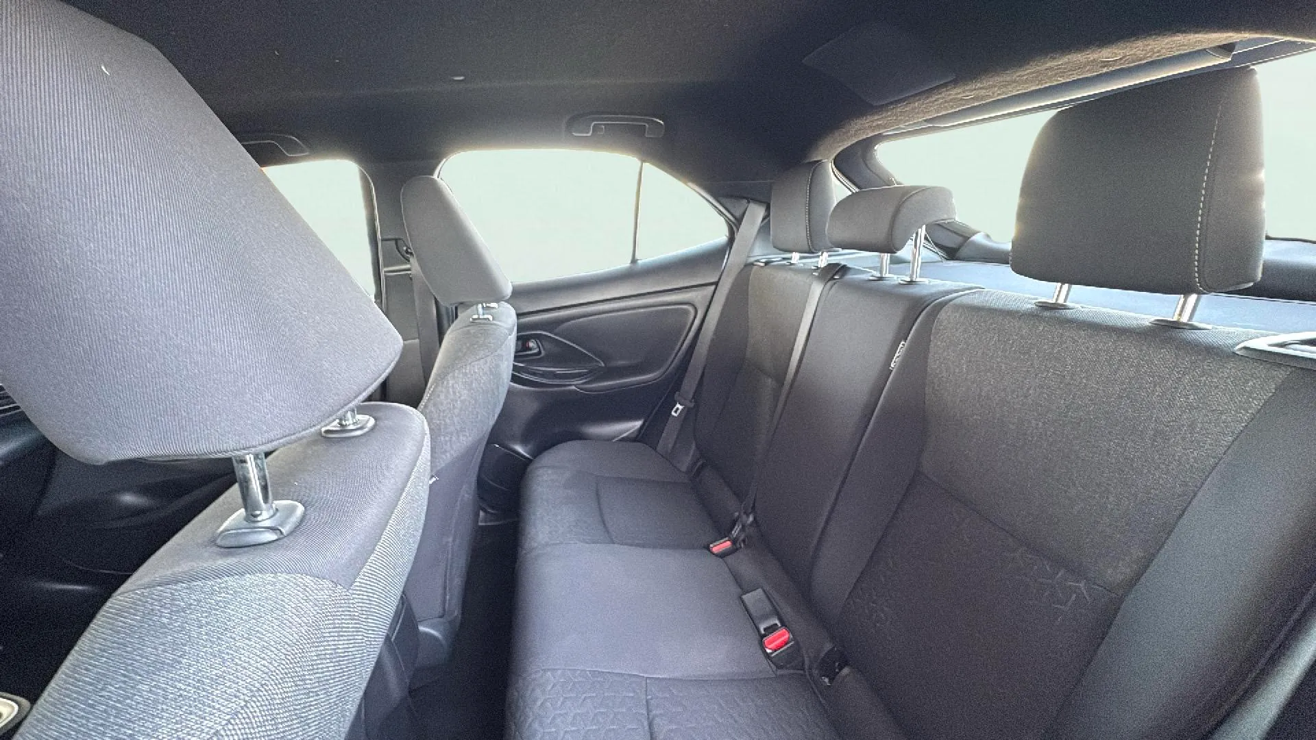 Toyota Yaris Cross 1.5 120H Active Tech - foto 17