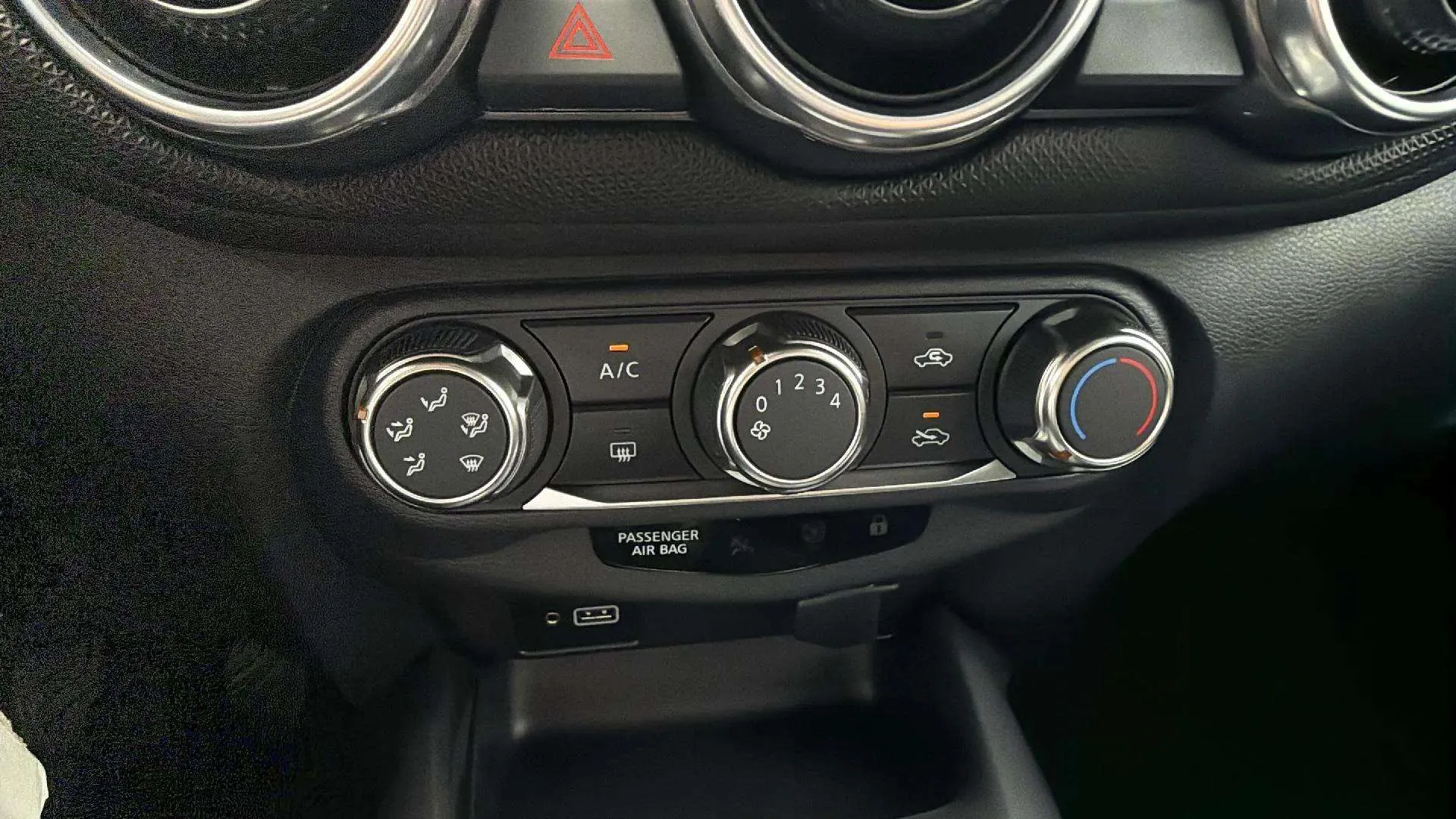 Nissan Juke DIG-T Acenta - foto 17