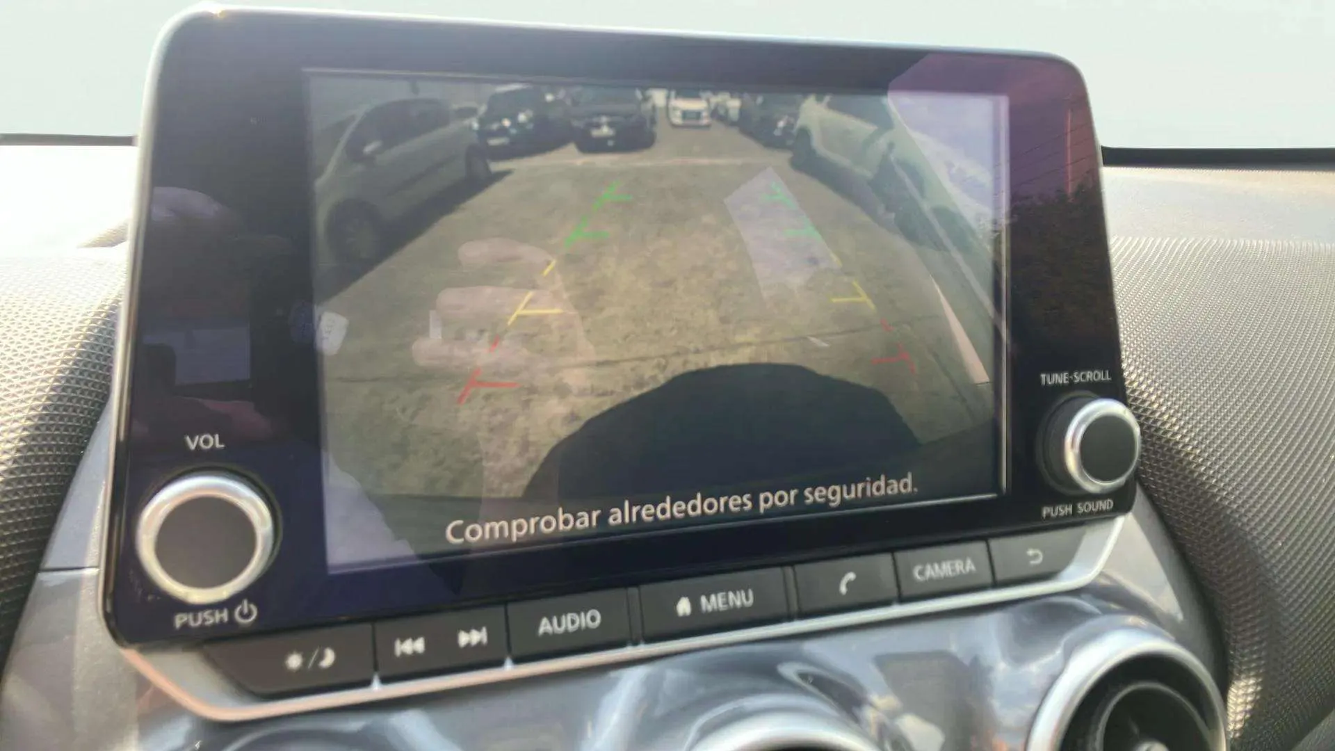 Nissan Juke DIG-T 6M/T Acenta - foto 21